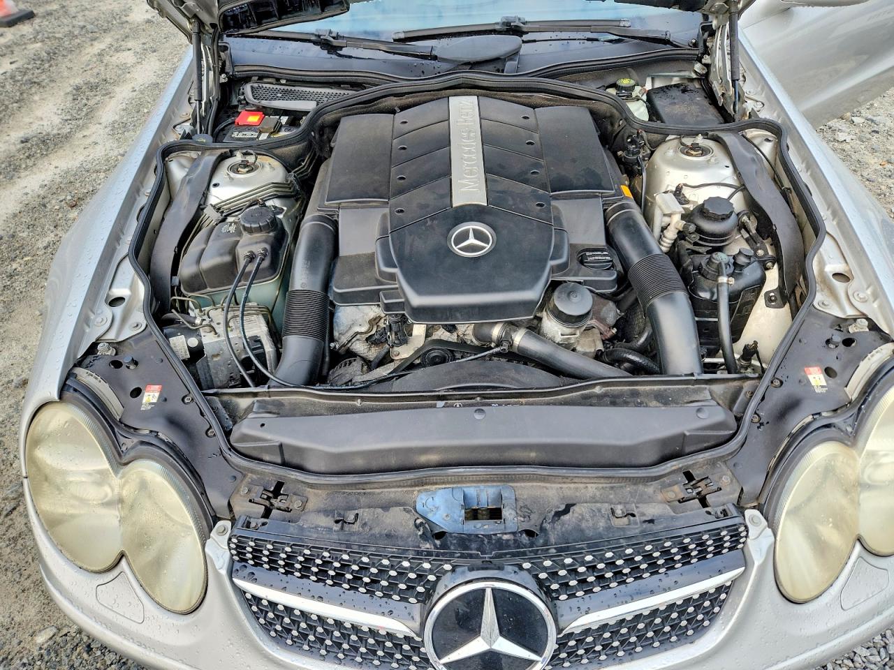 2004 Mercedes-benz Sl 500 Silver vin: WDBSK75F44F068019