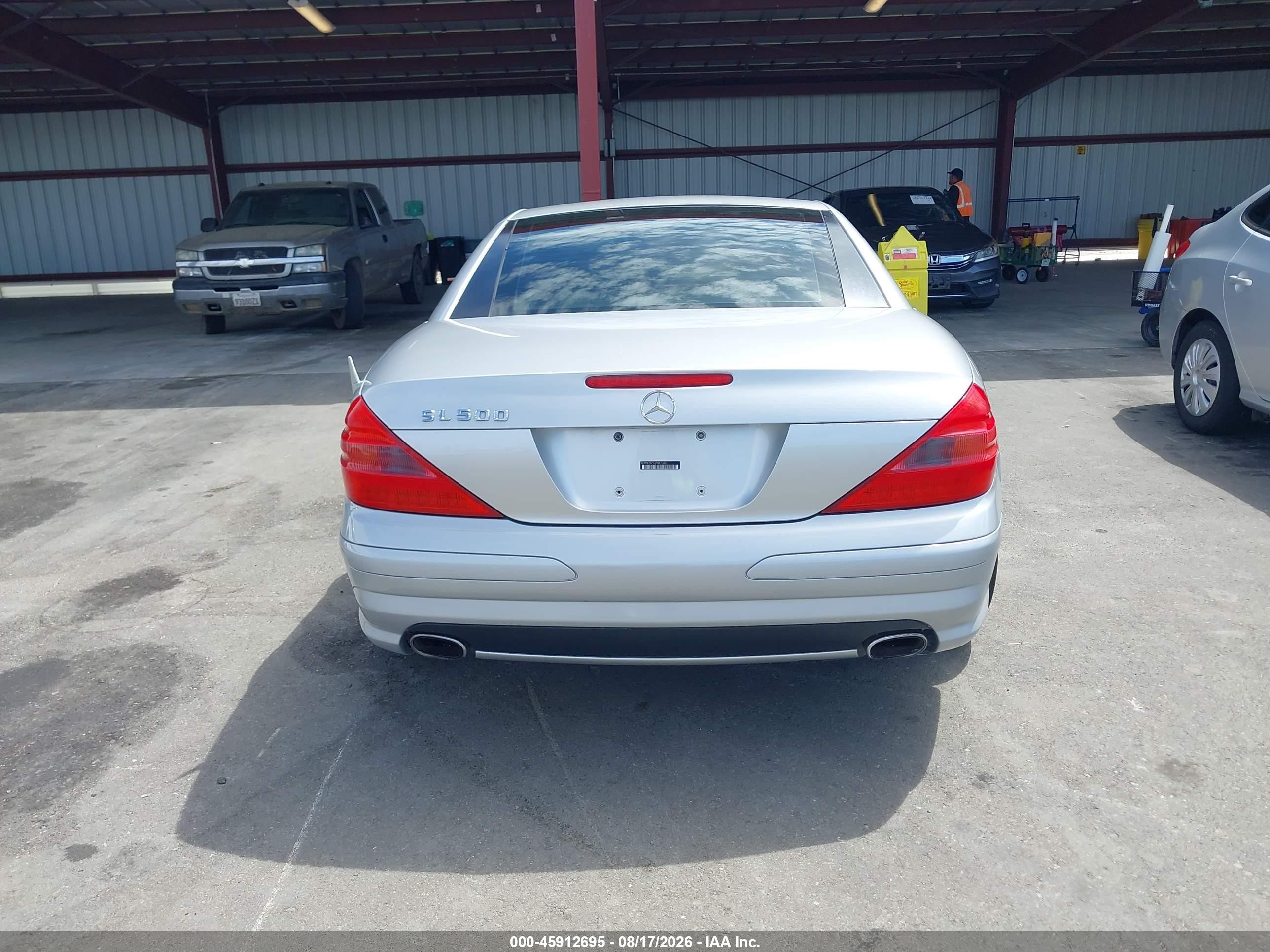 2005 Mercedes-benz Sl 500   Серебряный vin: WDBSK75F45F087350