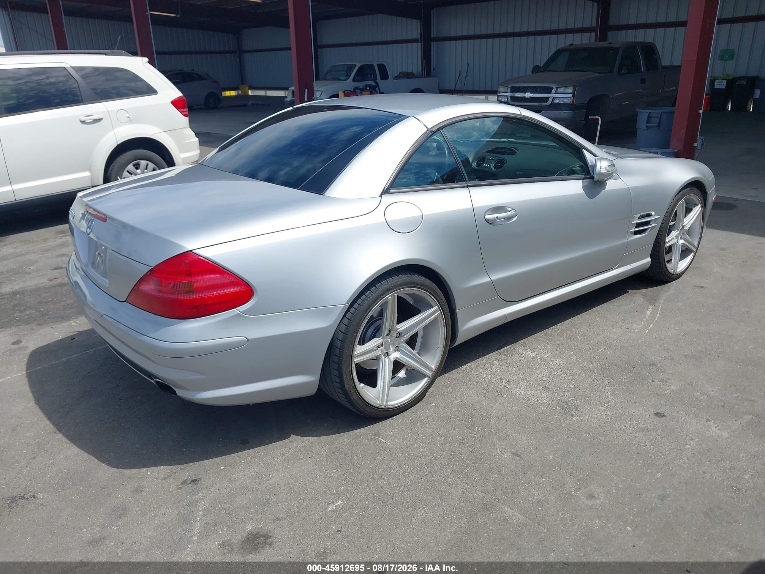 2005 Mercedes-benz Sl 500   Серебряный vin: WDBSK75F45F087350