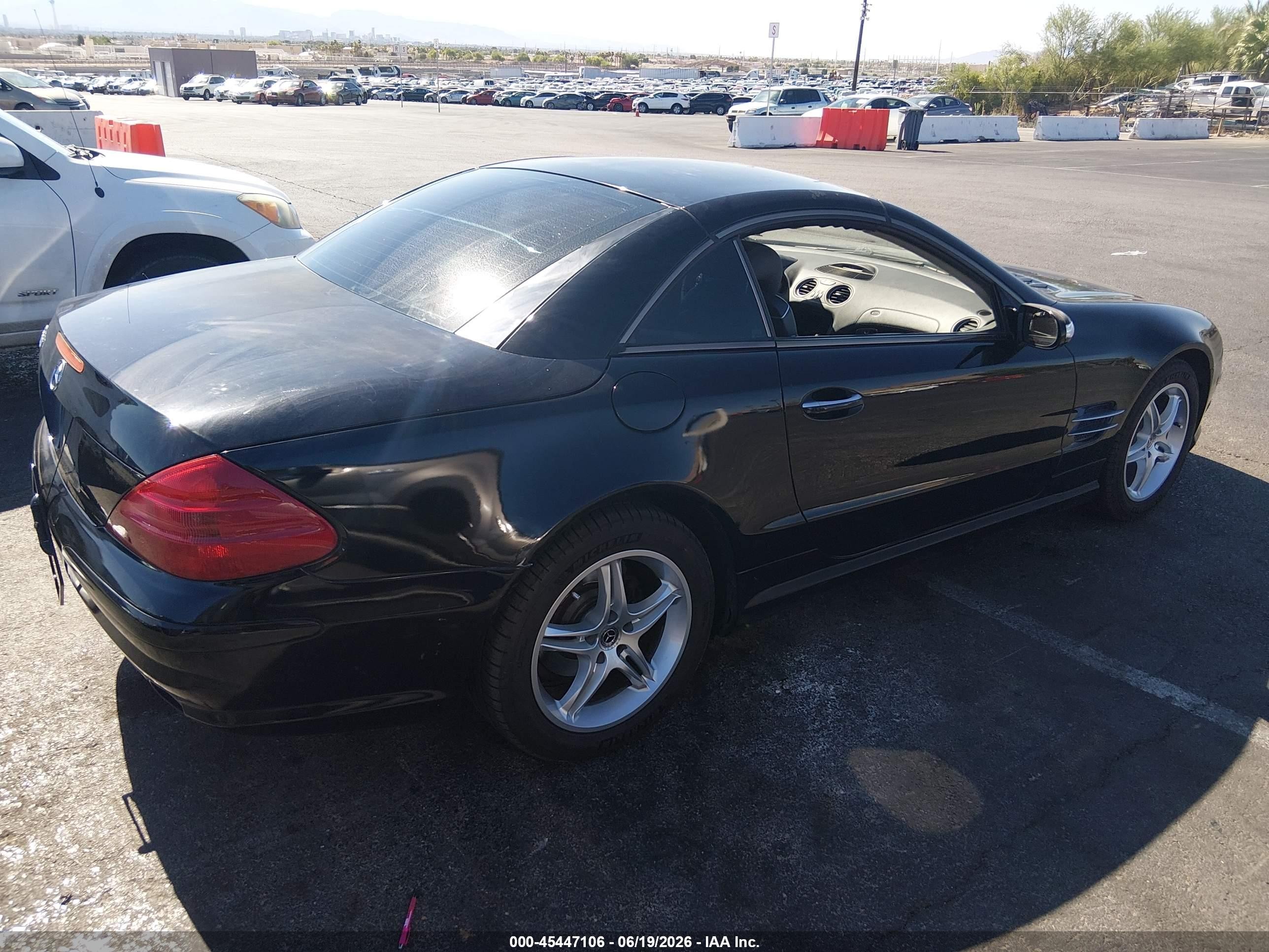 2005 Mercedes-benz Sl 500   Black vin: WDBSK75F45F106477