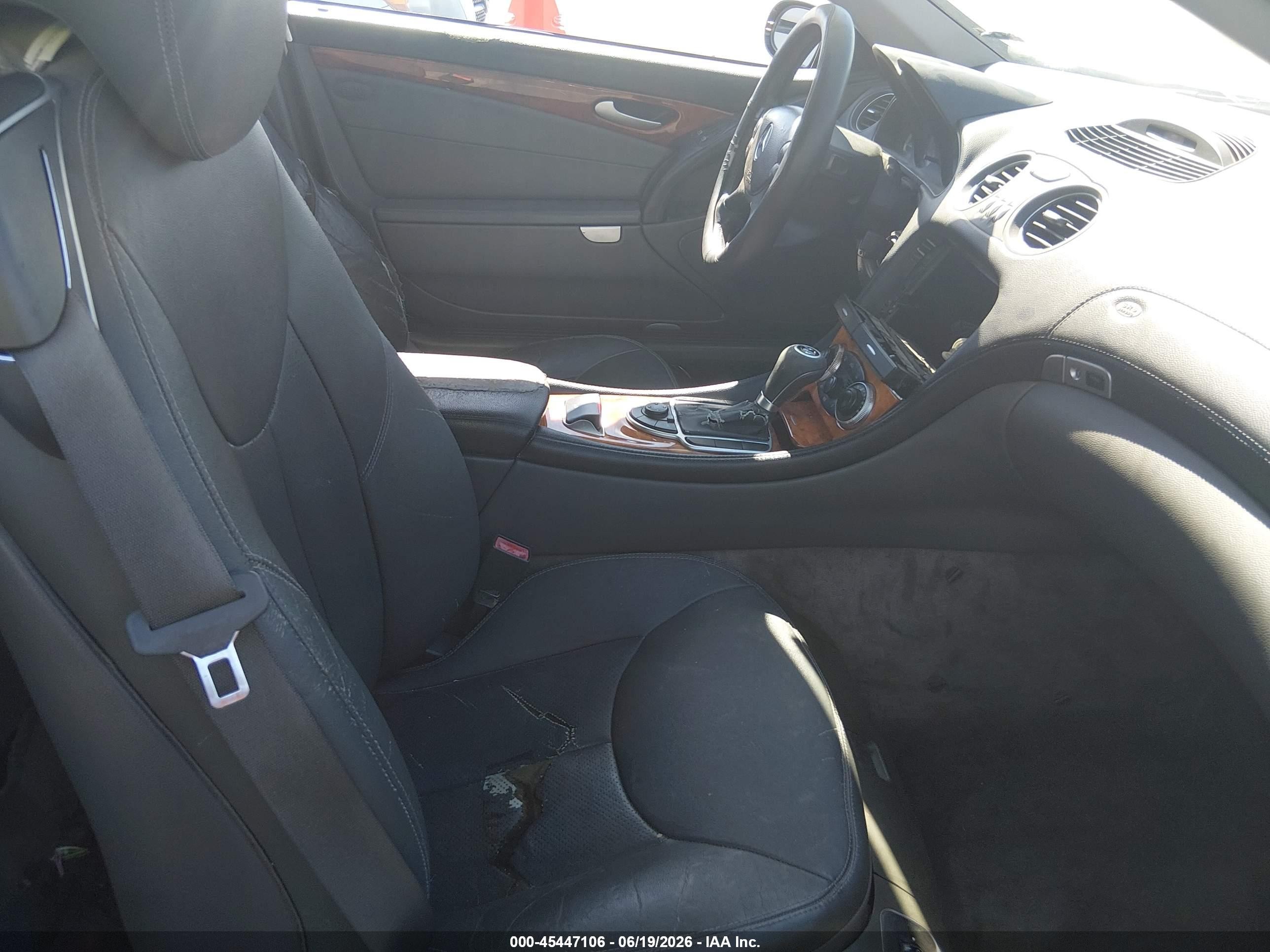 2005 Mercedes-benz Sl 500   Black vin: WDBSK75F45F106477