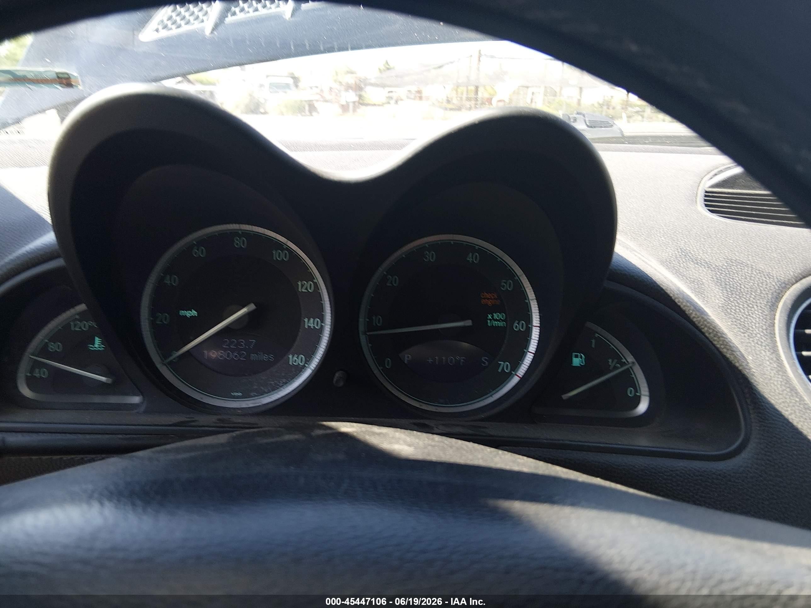 2005 Mercedes-benz Sl 500   Black vin: WDBSK75F45F106477