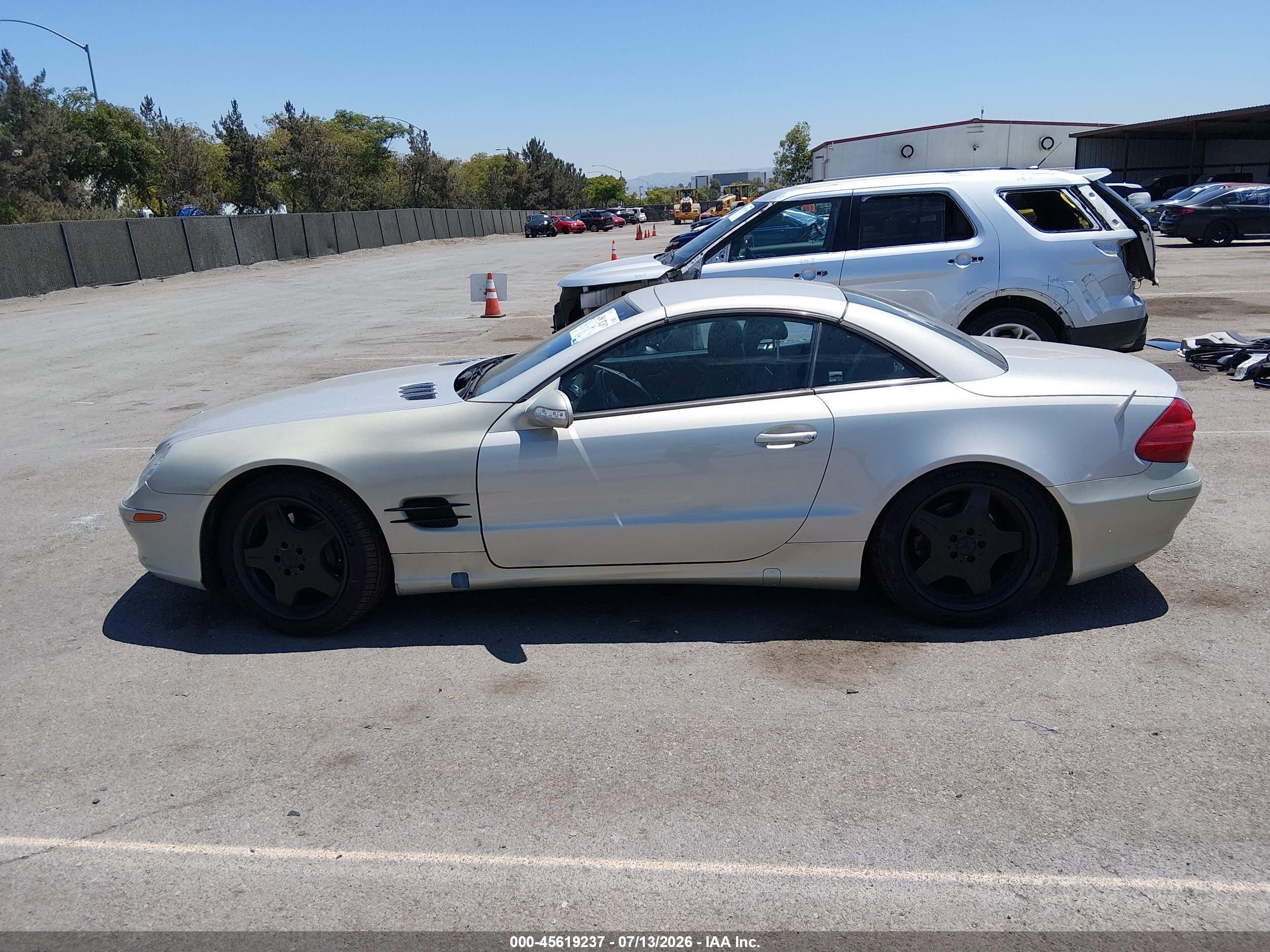 2003 Mercedes-benz Sl 500   Silver vin: WDBSK75F53F009897