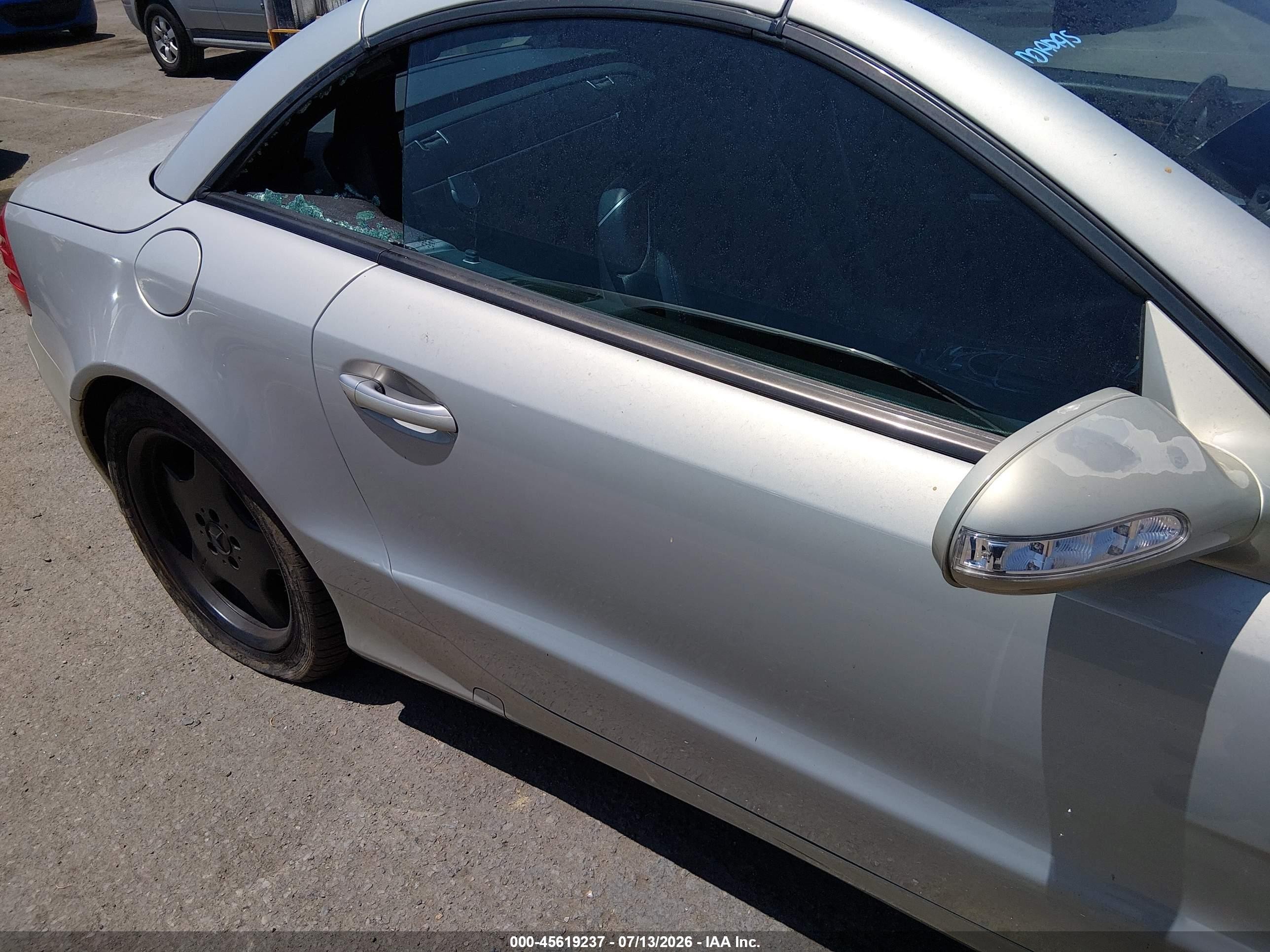 2003 Mercedes-benz Sl 500   Silver vin: WDBSK75F53F009897