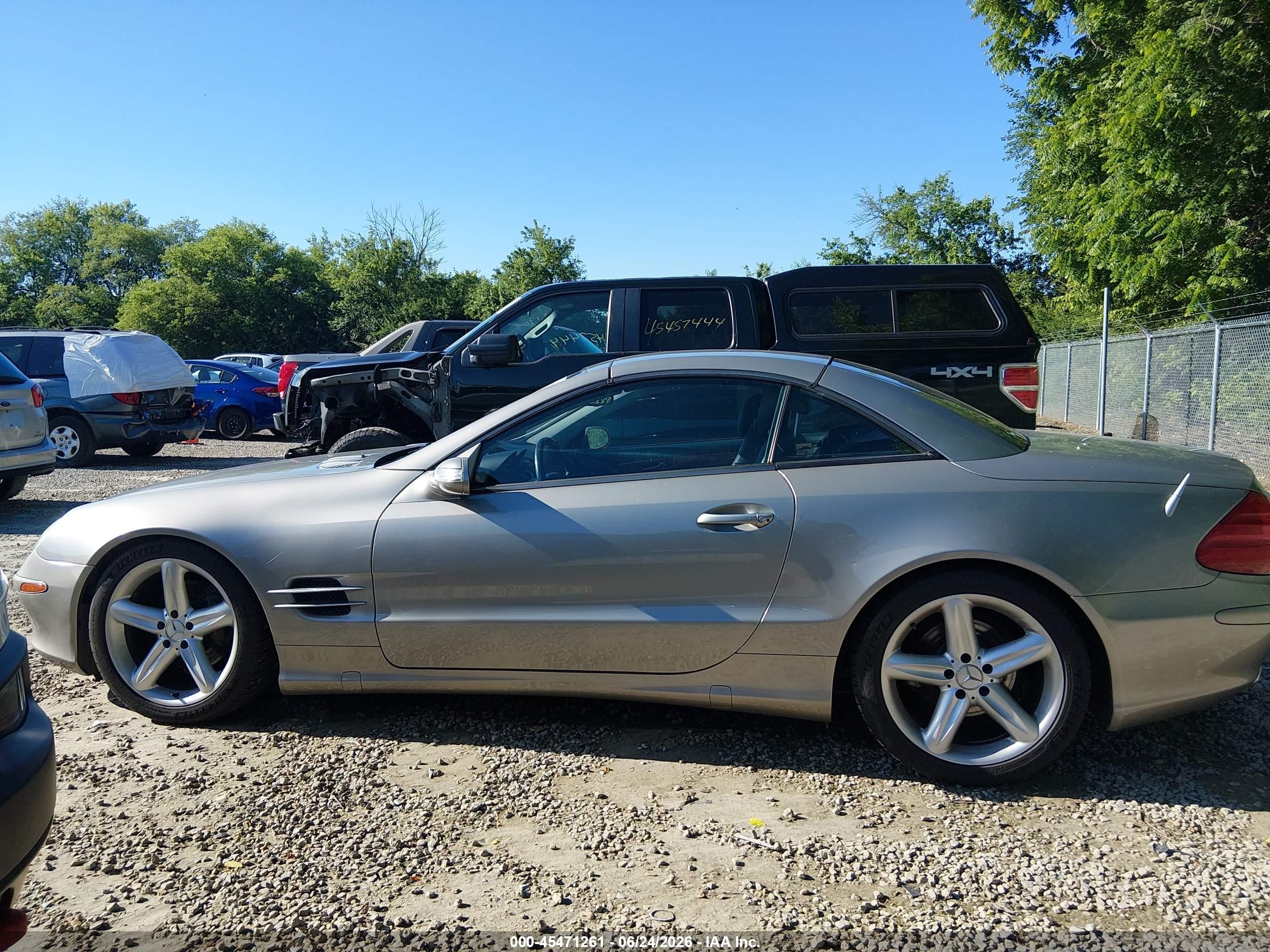 2004 Mercedes-benz Sl 500   Silver vin: WDBSK75F54F078316