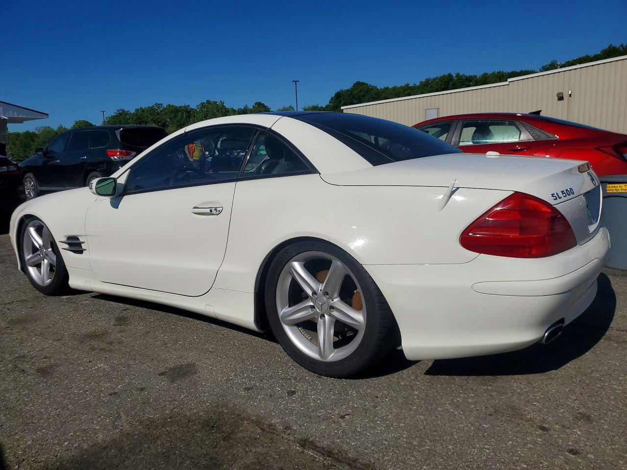 2006 Mercedes-benz Sl-class White vin: WDBSK75F56F111298