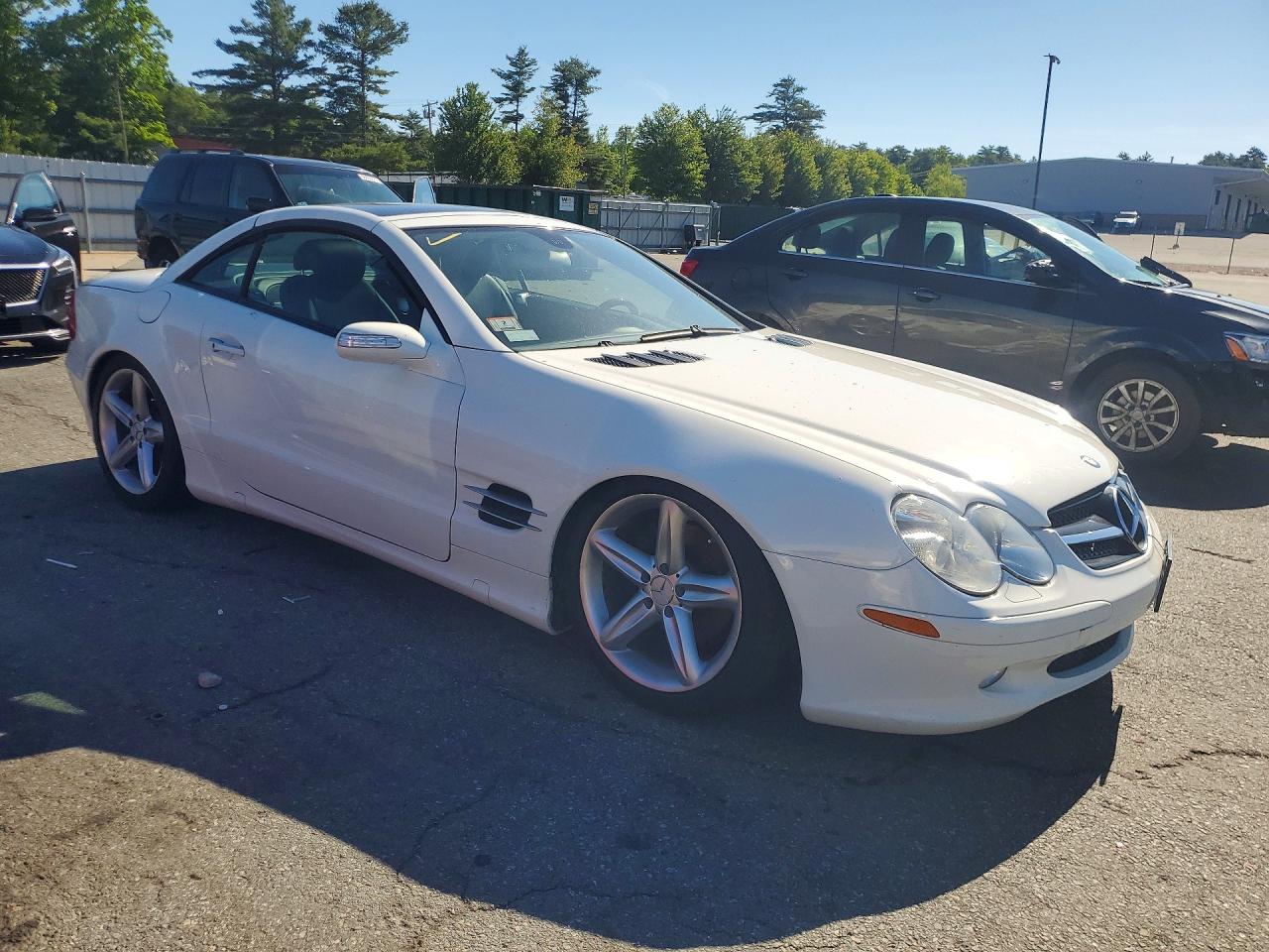 2006 Mercedes-benz Sl-class White vin: WDBSK75F56F111298