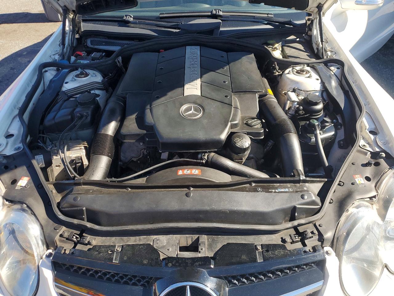 2006 Mercedes-benz Sl-class White vin: WDBSK75F56F111298