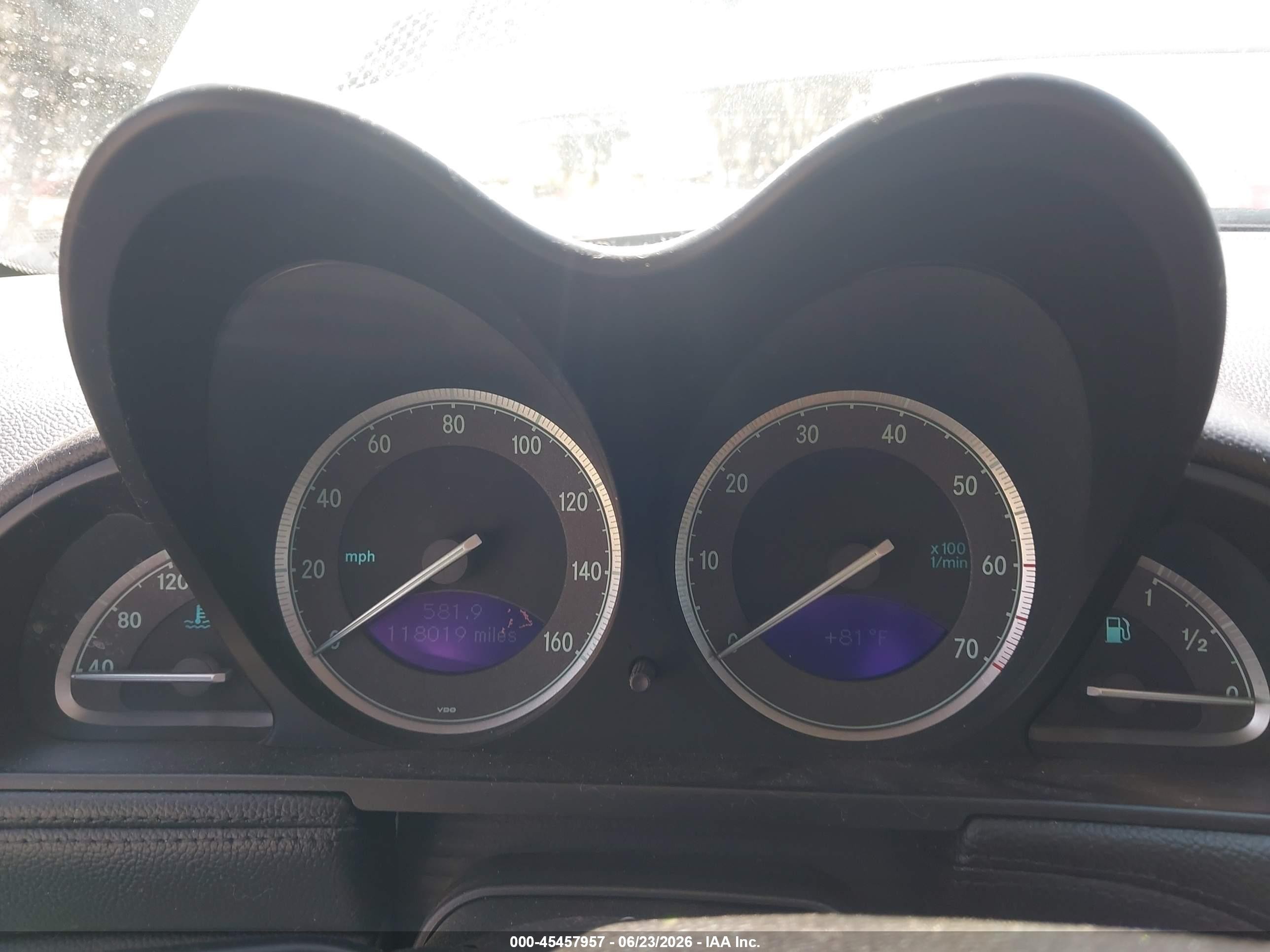 2003 Mercedes-benz Sl 500 Серебряный vin: WDBSK75F63F020617