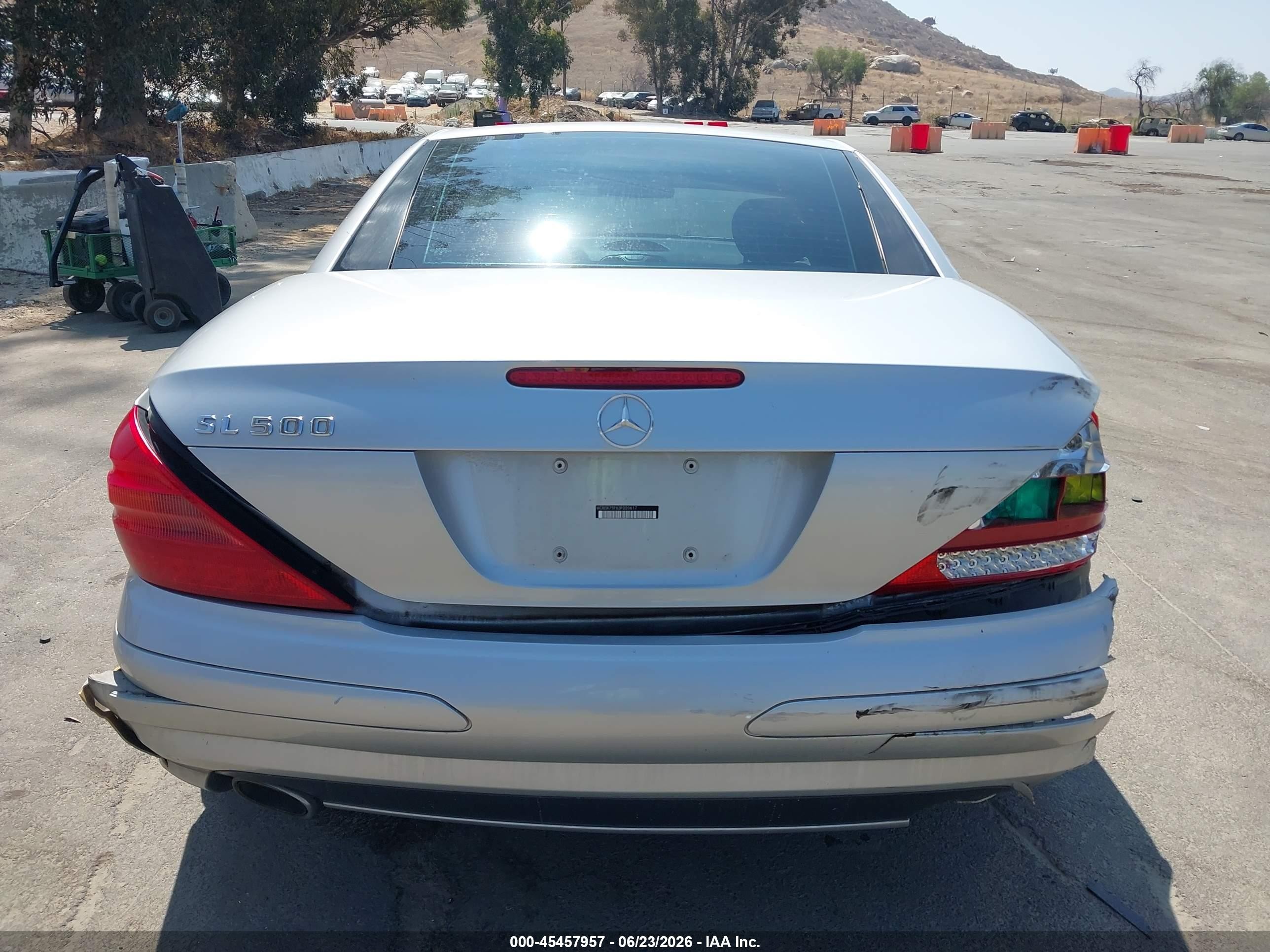 2003 Mercedes-benz Sl 500 Серебряный vin: WDBSK75F63F020617