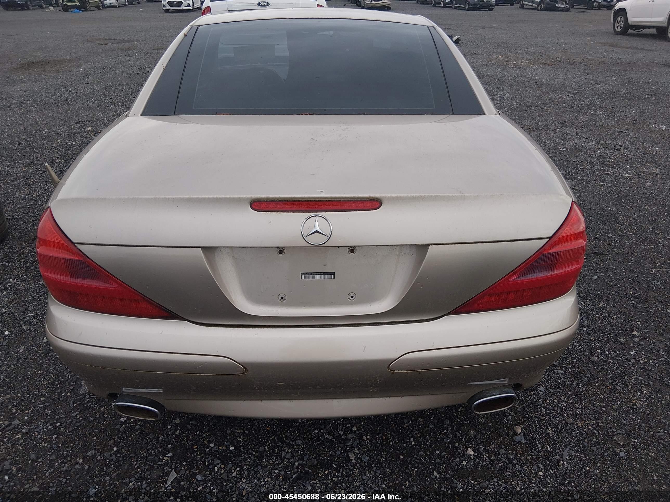 2004 Mercedes-benz Sl 500   Gold vin: WDBSK75F64F084061