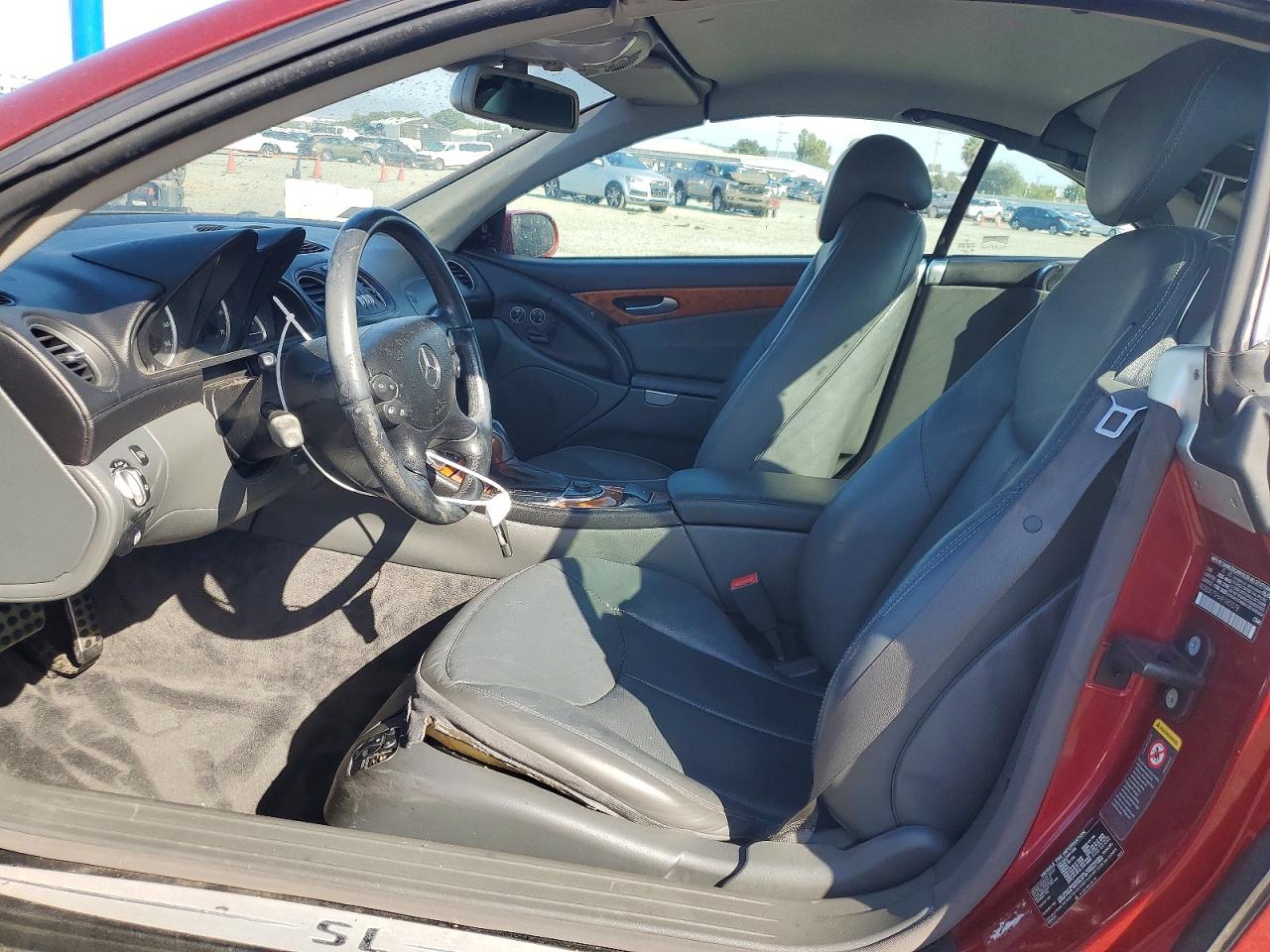 2004 Mercedes-benz Sl 500 Red vin: WDBSK75F64F085078