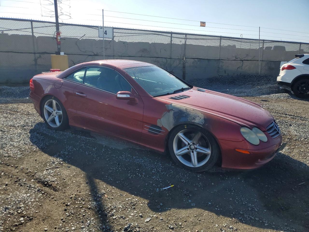 2004 Mercedes-benz Sl 500 Red vin: WDBSK75F64F085078