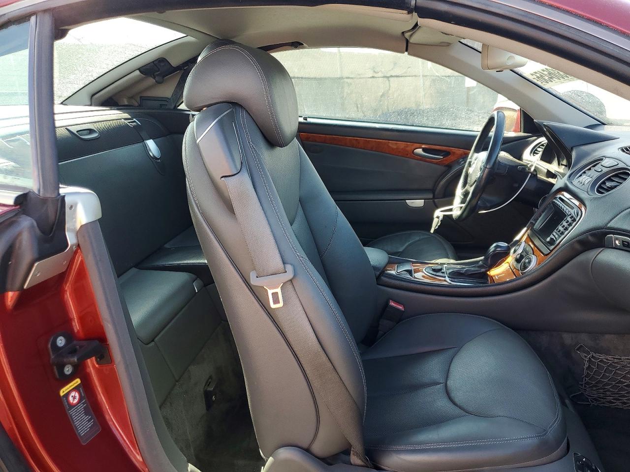 2004 Mercedes-benz Sl 500 Red vin: WDBSK75F64F085078