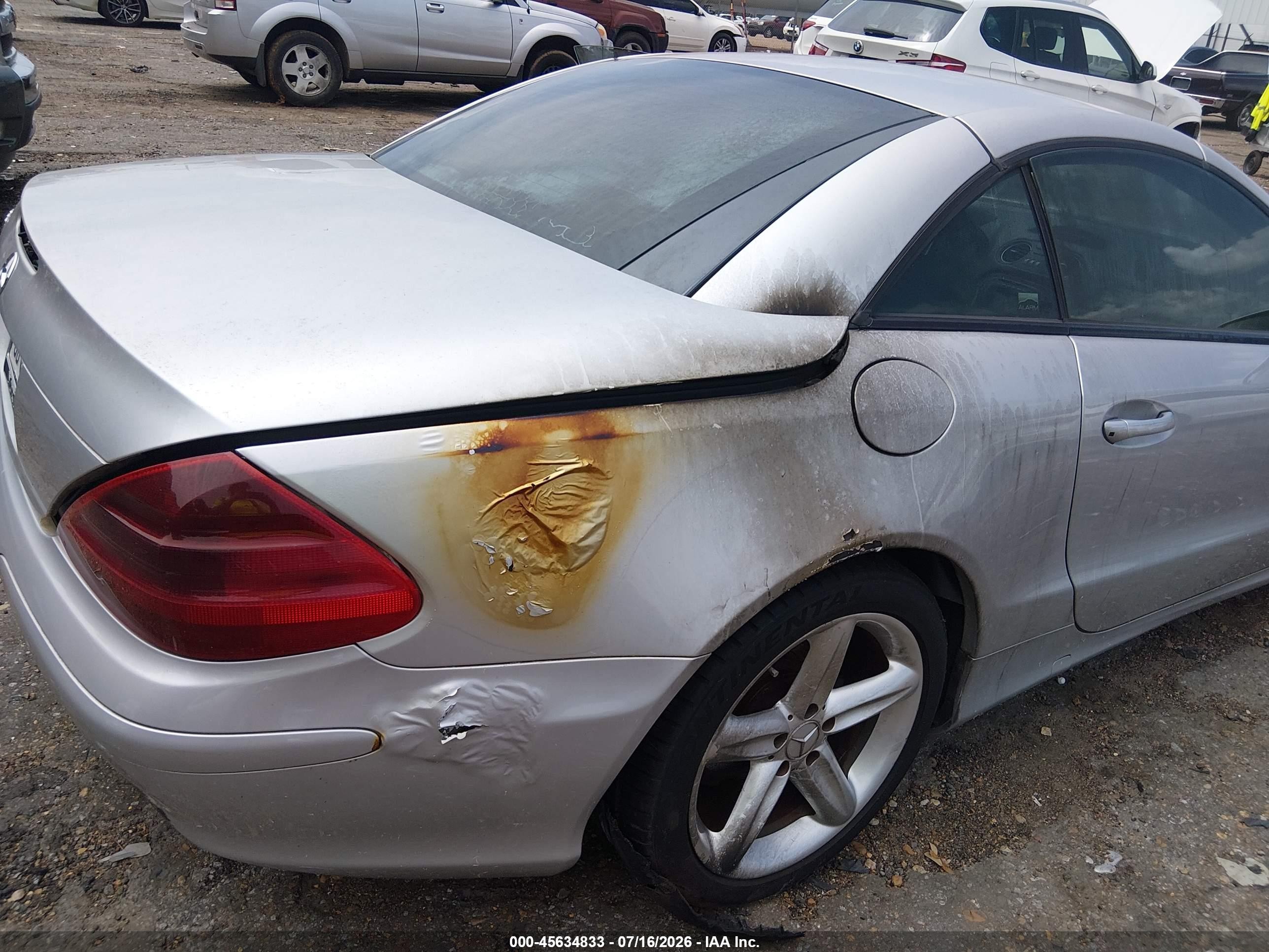 2005 Mercedes-benz Sl 500   Silver vin: WDBSK75F65F085888