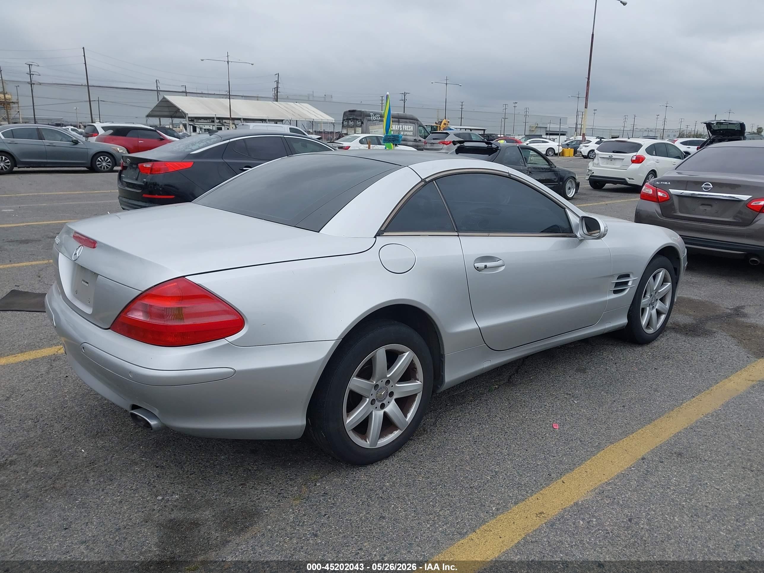 2003 Mercedes-benz Sl 500   Silver vin: WDBSK75F73F027771