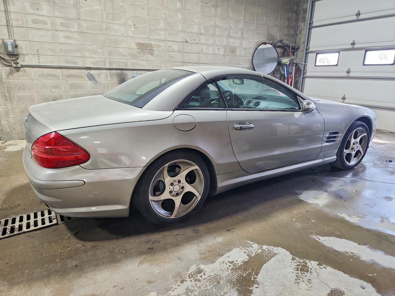 2004 Mercedes-benz Sl 500 Silver vin: WDBSK75F74F070251