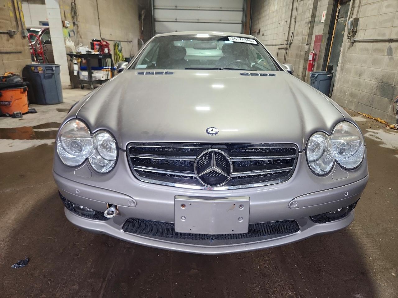 2004 Mercedes-benz Sl 500 Silver vin: WDBSK75F74F070251