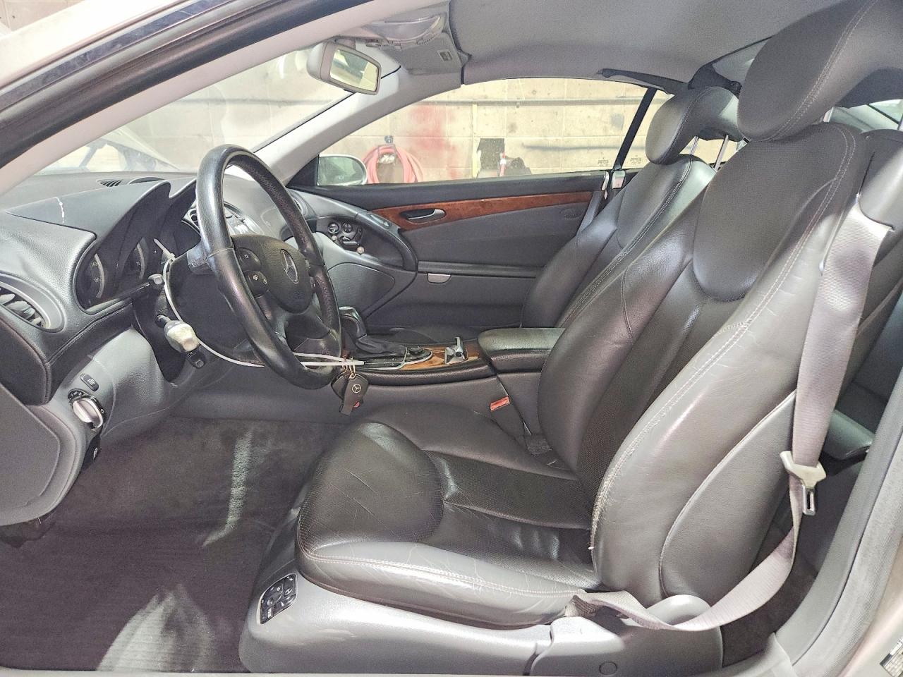 2004 Mercedes-benz Sl 500 Silver vin: WDBSK75F74F070251