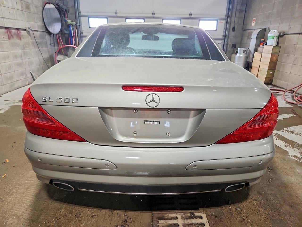 2004 Mercedes-benz Sl 500 Silver vin: WDBSK75F74F070251