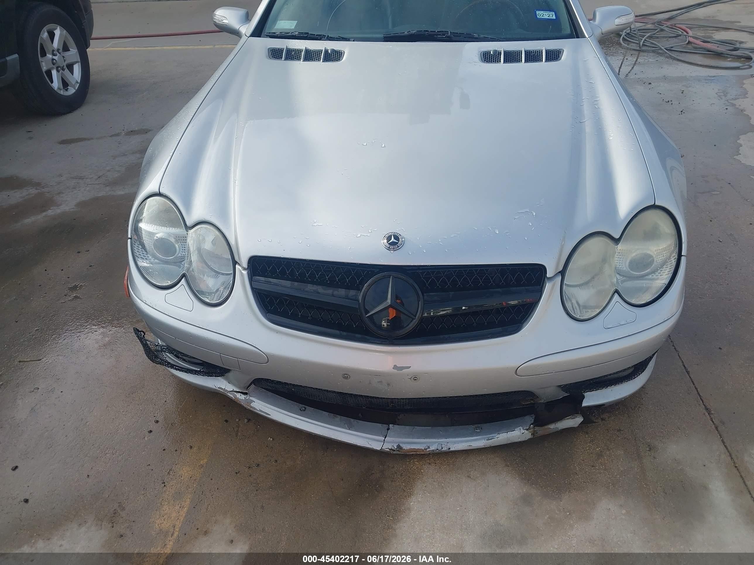 2004 Mercedes-benz Sl 500   Silver vin: WDBSK75F74F078429