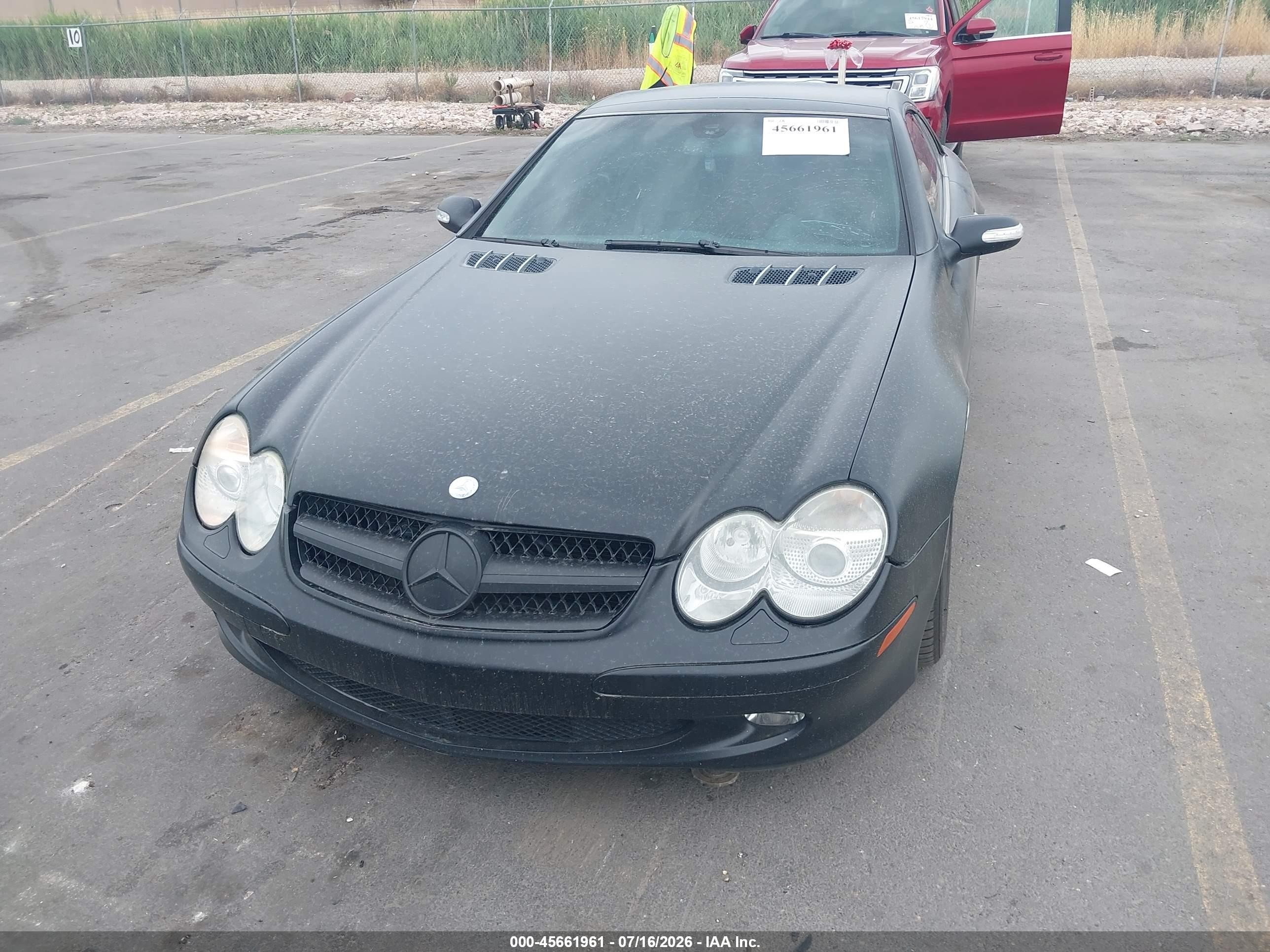 2005 Mercedes-benz Sl 500   Black vin: WDBSK75F75F100754