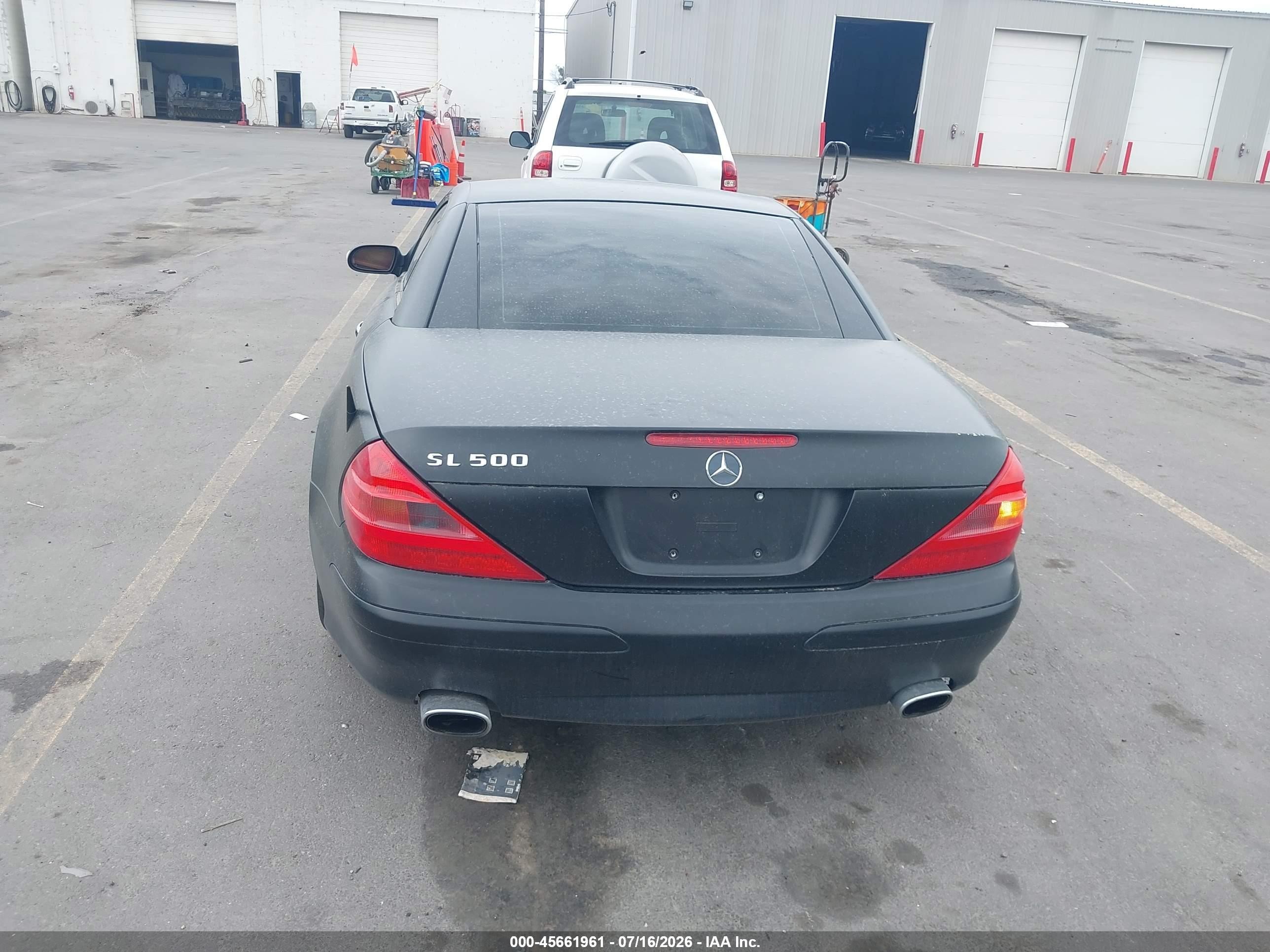2005 Mercedes-benz Sl 500   Black vin: WDBSK75F75F100754