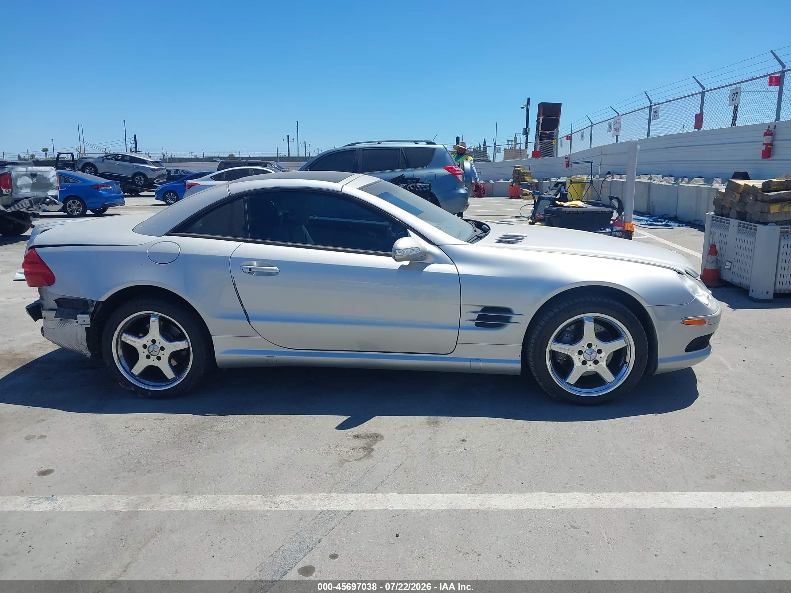 2003 Mercedes-benz Sl 500   Silver vin: WDBSK75F83F020697