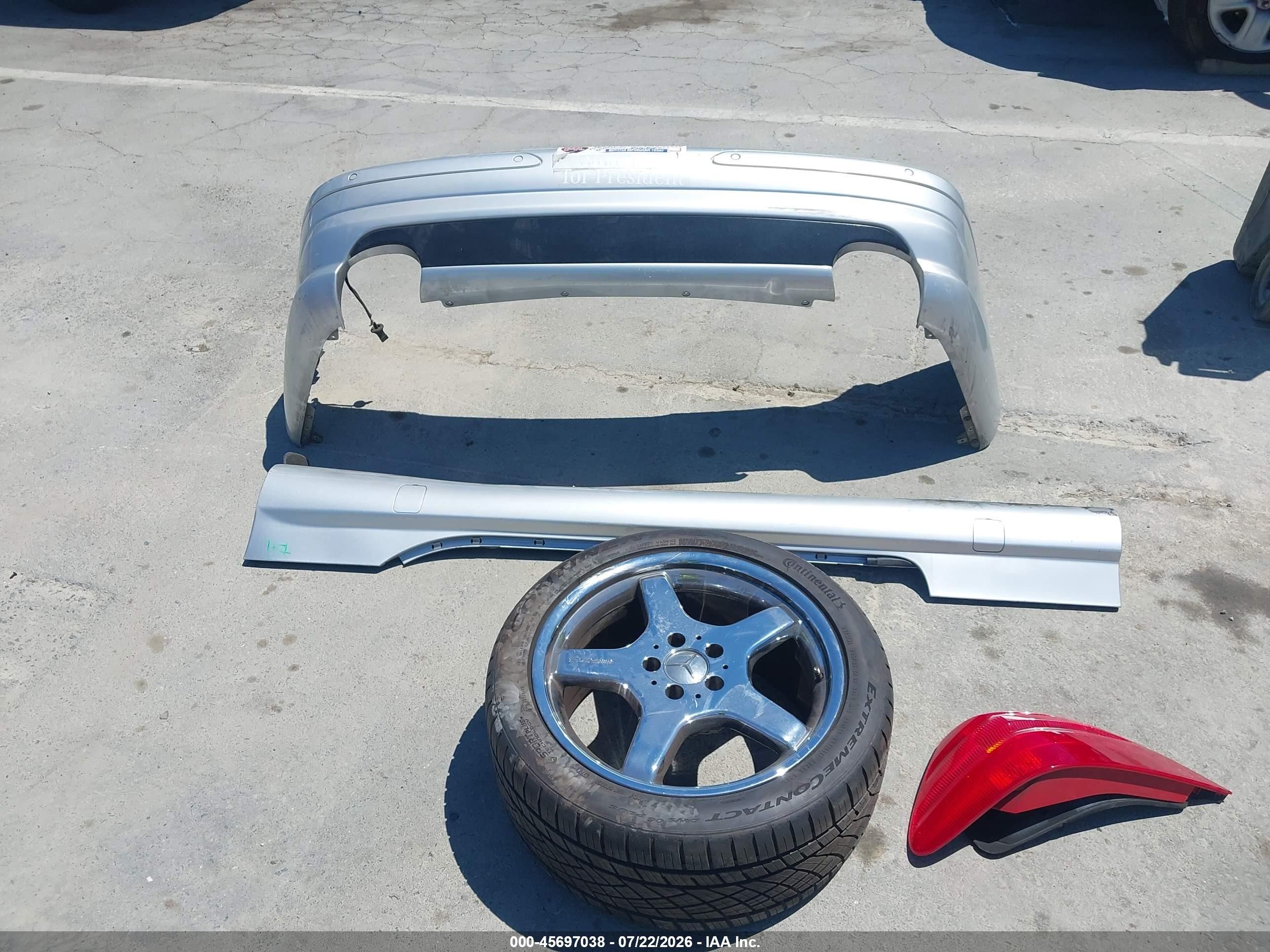 2003 Mercedes-benz Sl 500   Silver vin: WDBSK75F83F020697