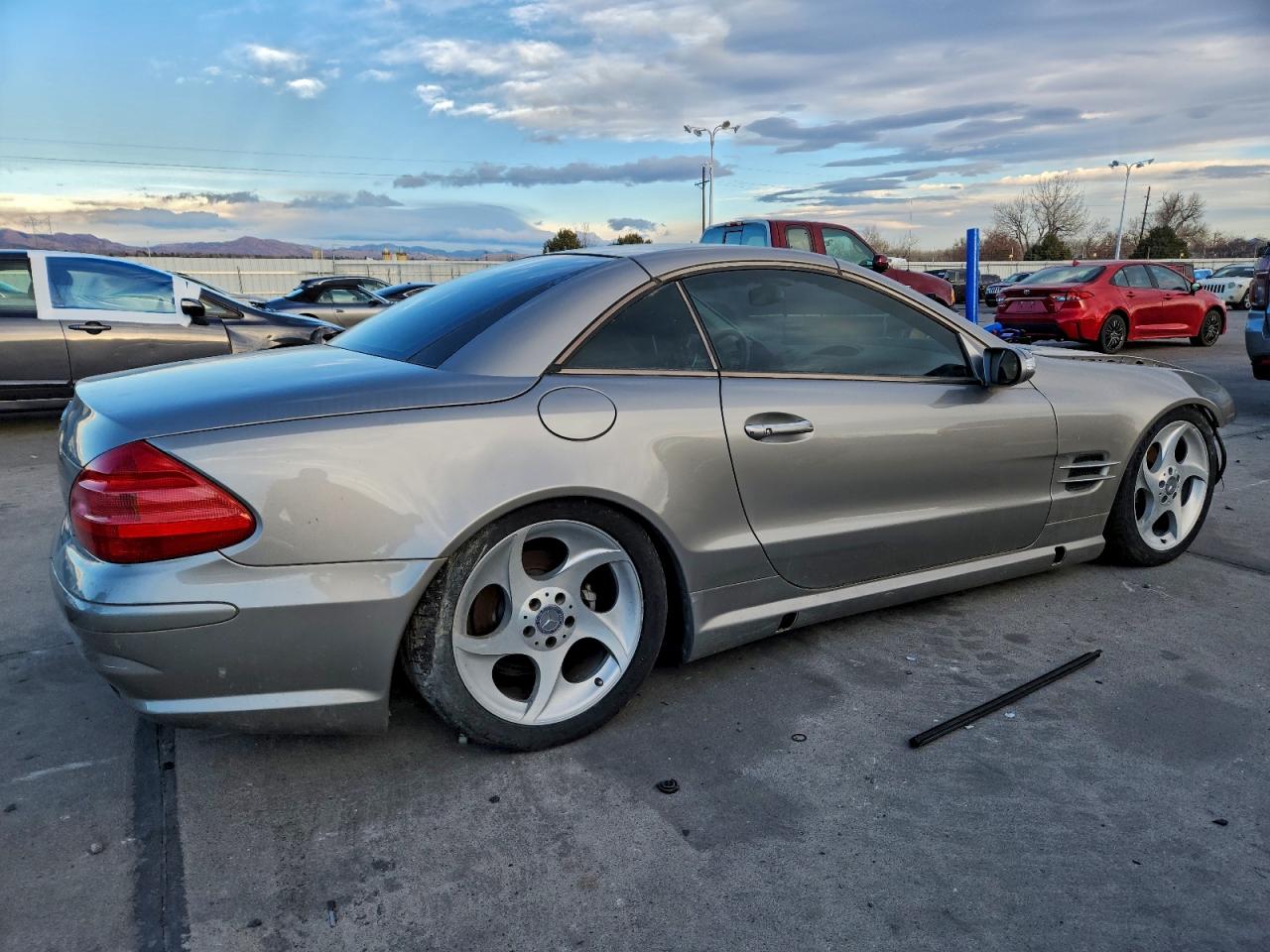 2004 Mercedes-benz Sl 500 Gray vin: WDBSK75F84F069657