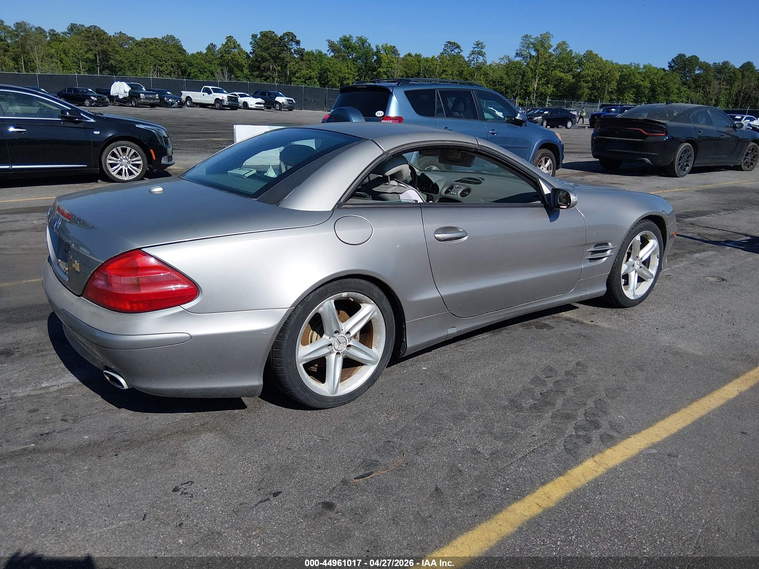 2006 Mercedes-benz Sl 500   Silver vin: WDBSK75F86F116107