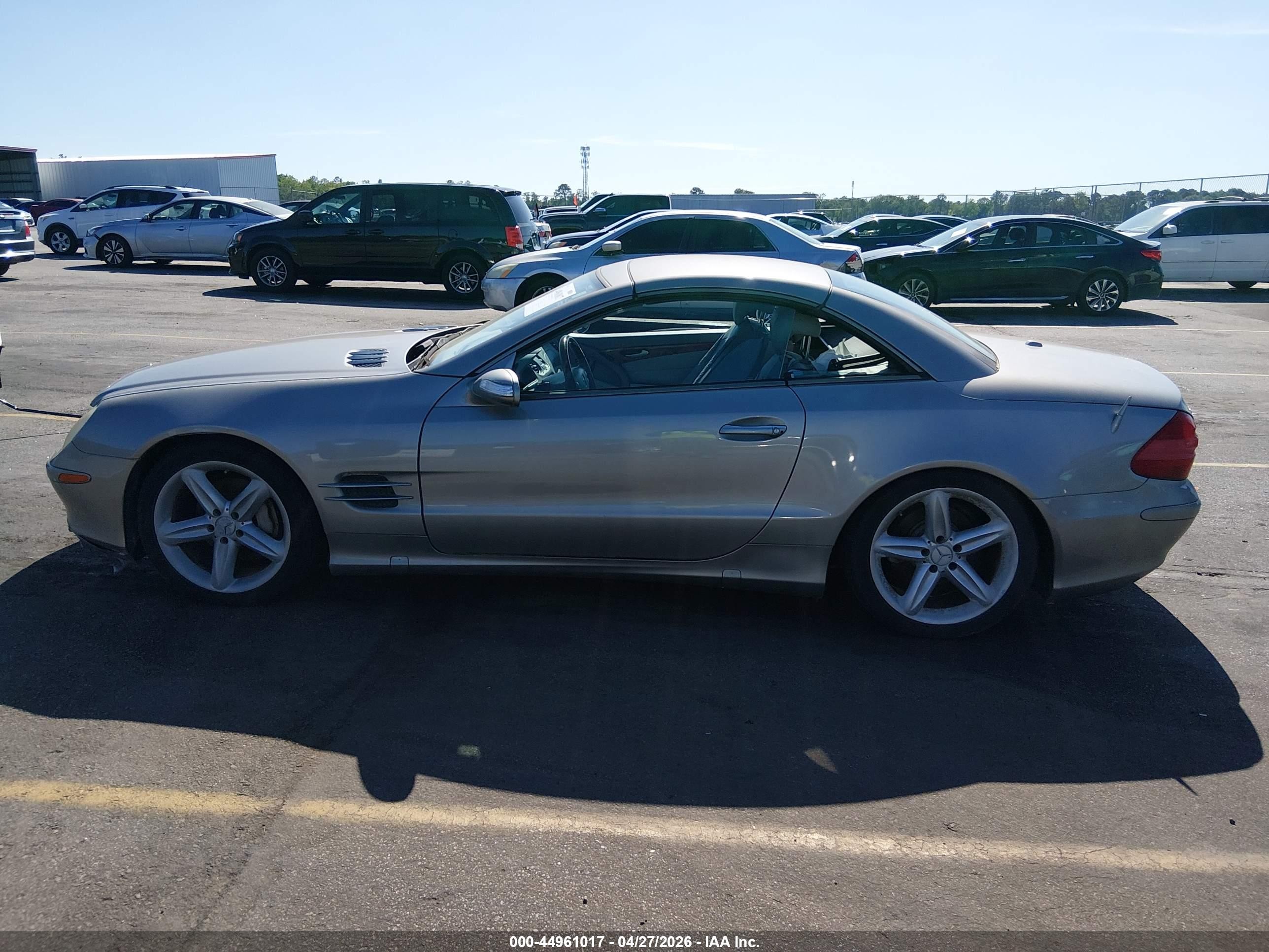2006 Mercedes-benz Sl 500   Silver vin: WDBSK75F86F116107