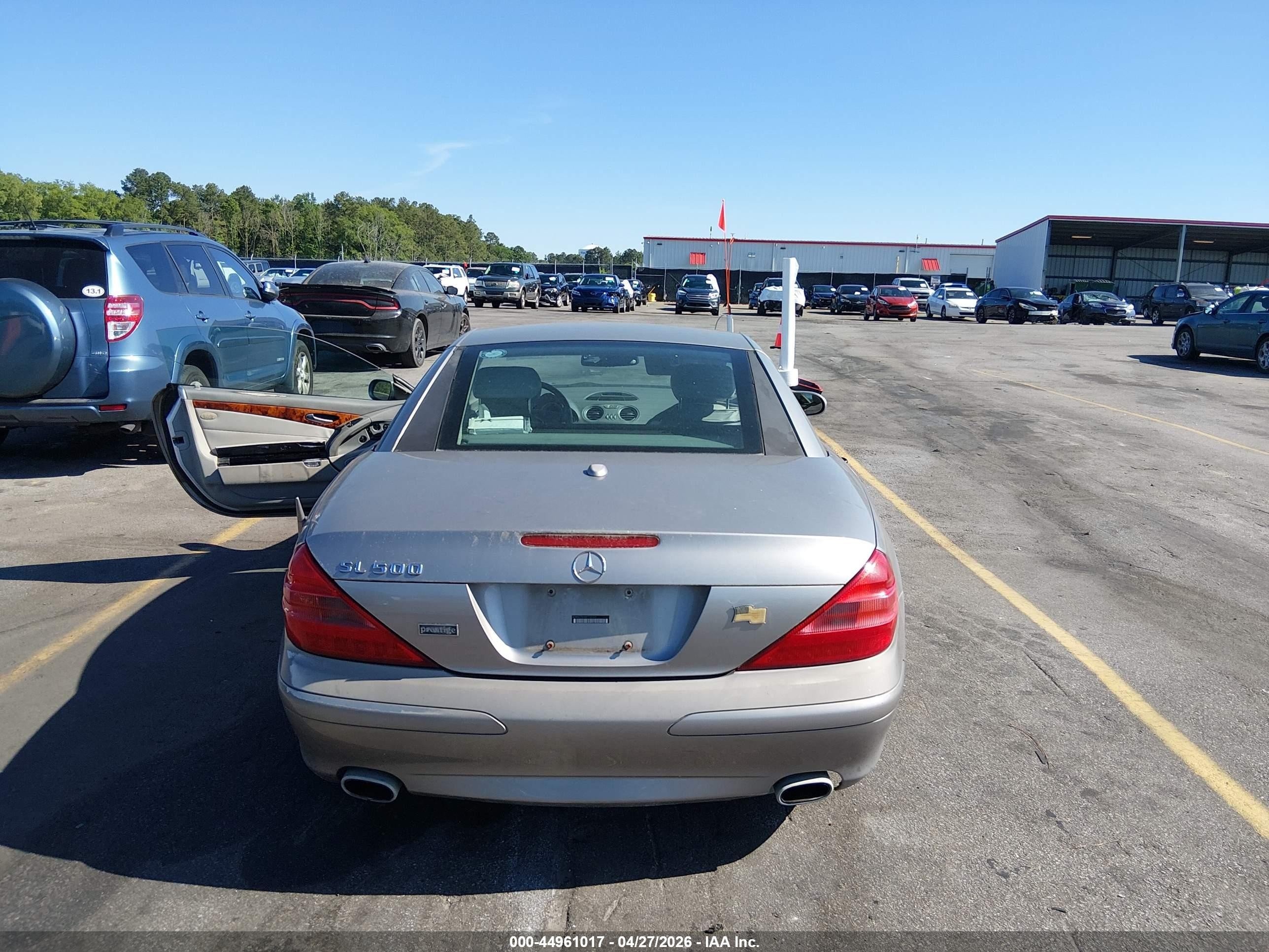 2006 Mercedes-benz Sl 500   Silver vin: WDBSK75F86F116107