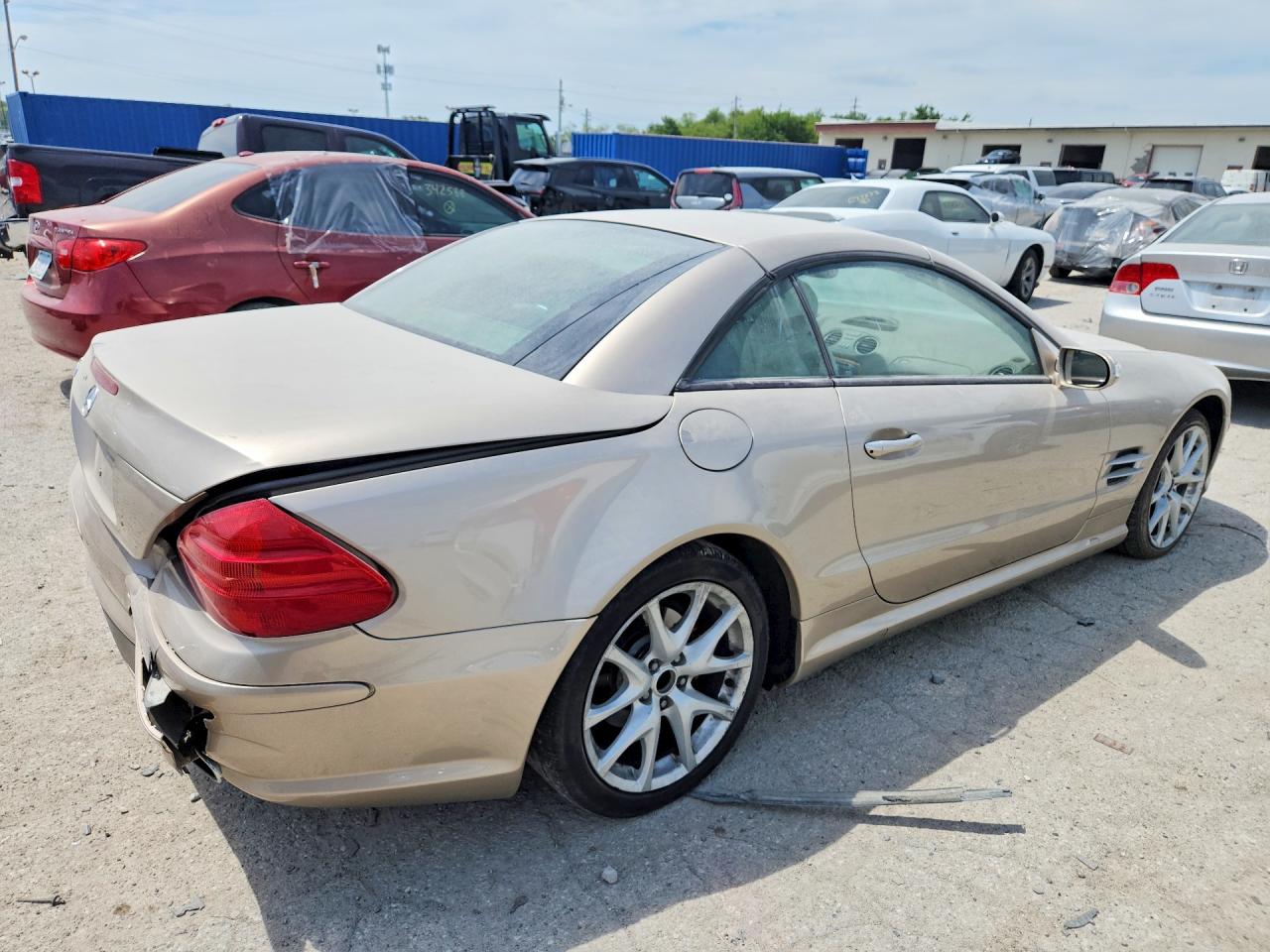 2004 Mercedes-benz Sl 500 Gold vin: WDBSK75F94F069361