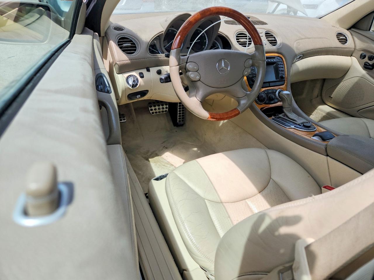 2004 Mercedes-benz Sl 500 Gold vin: WDBSK75F94F069361