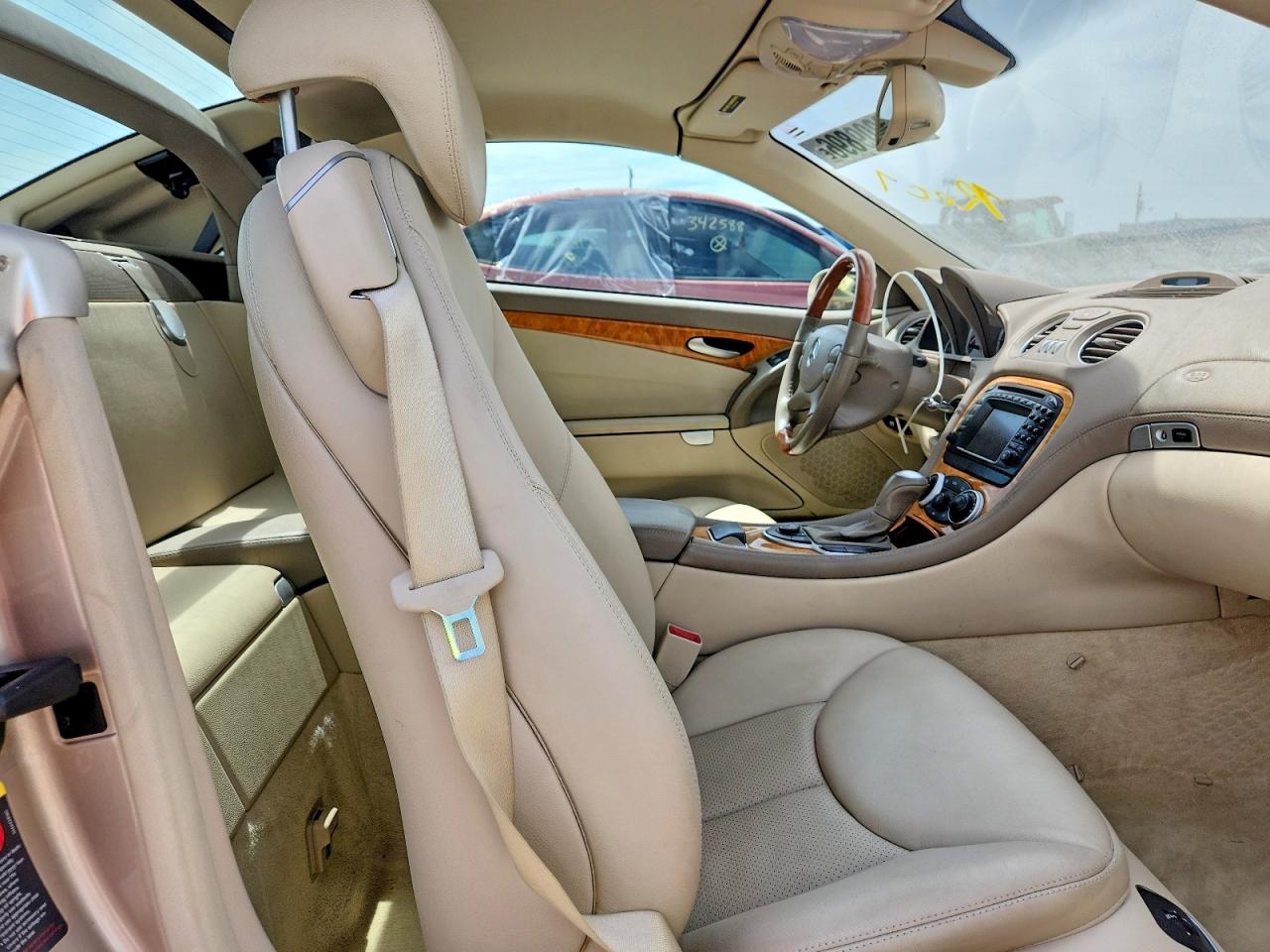 2004 Mercedes-benz Sl 500 Gold vin: WDBSK75F94F069361