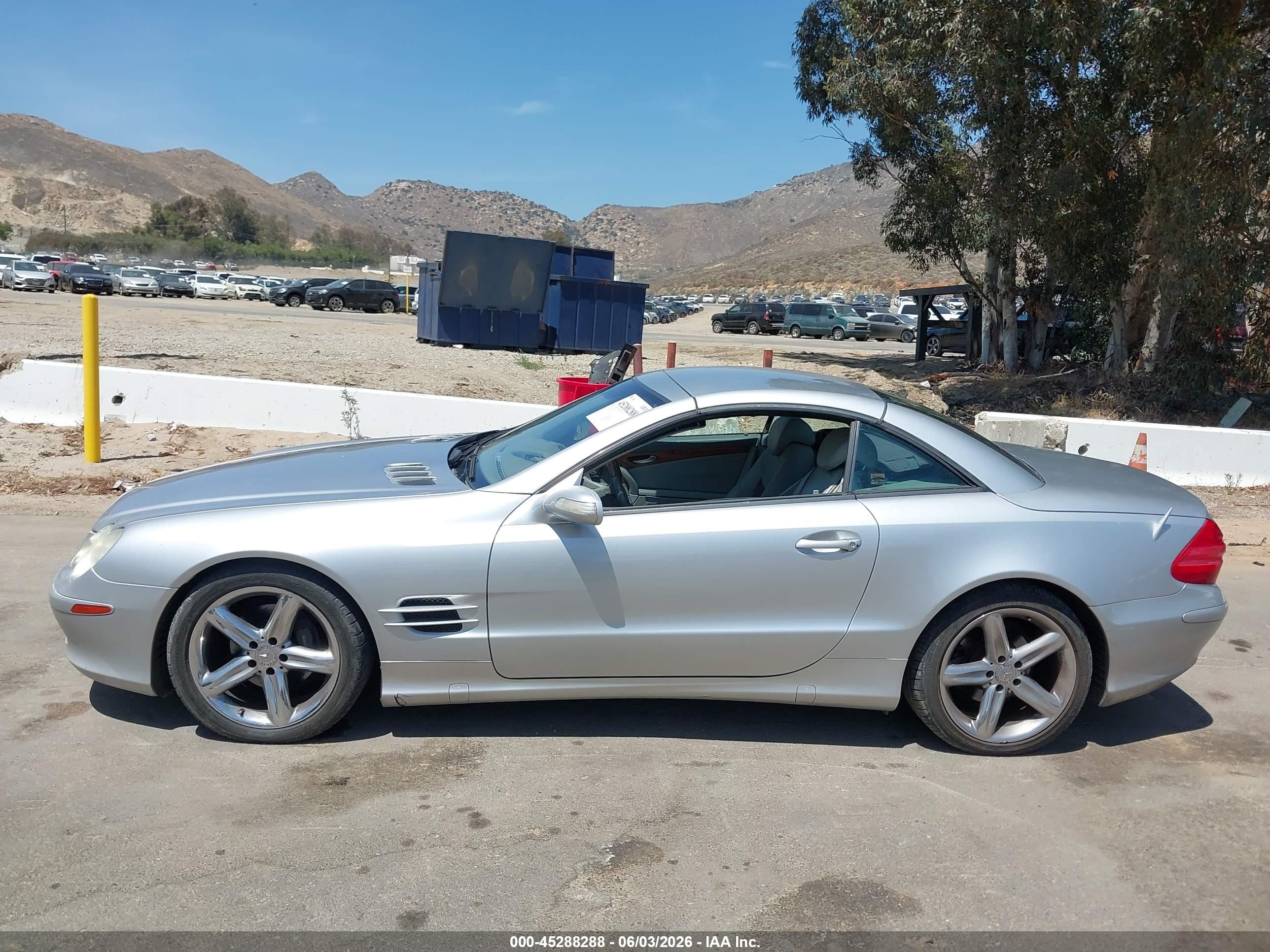 2004 Mercedes-benz Sl 500   Silver vin: WDBSK75F94F070025