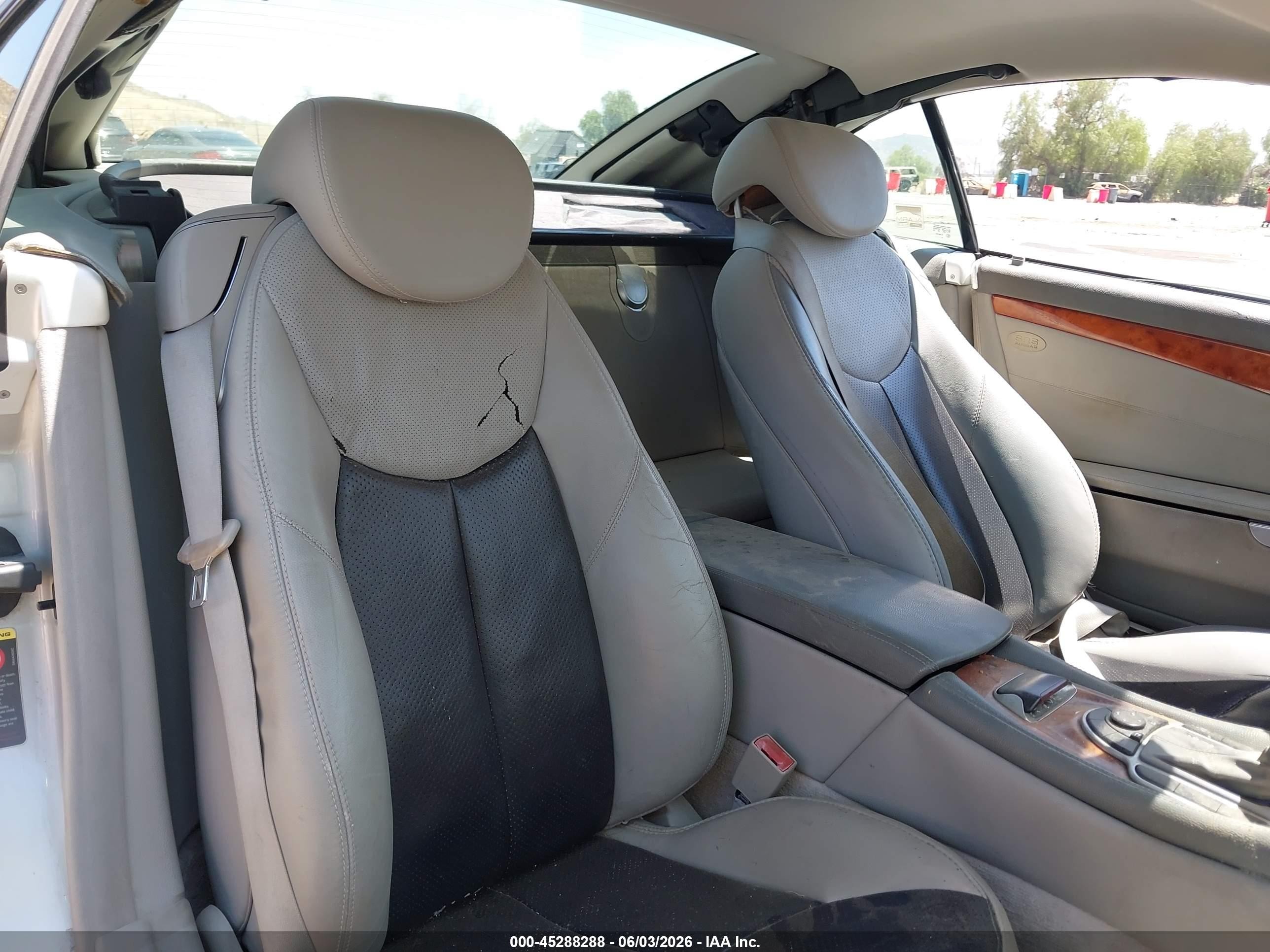 2004 Mercedes-benz Sl 500   Silver vin: WDBSK75F94F070025