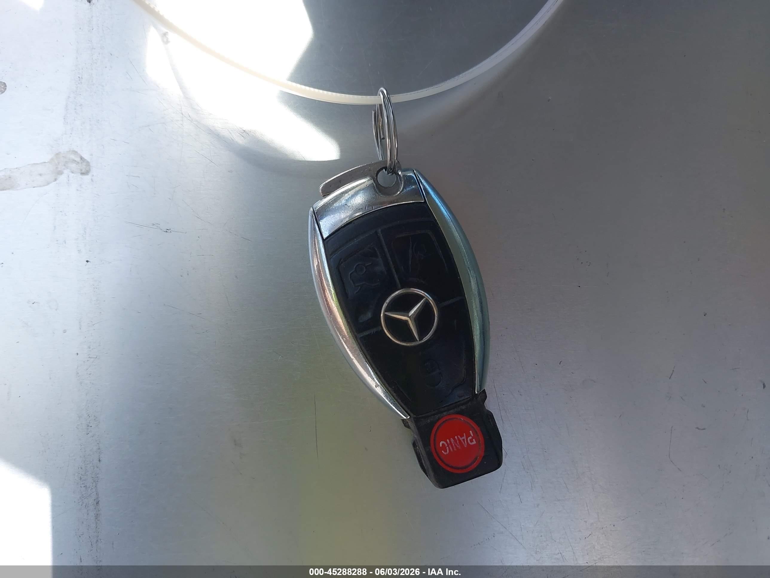 2004 Mercedes-benz Sl 500   Silver vin: WDBSK75F94F070025