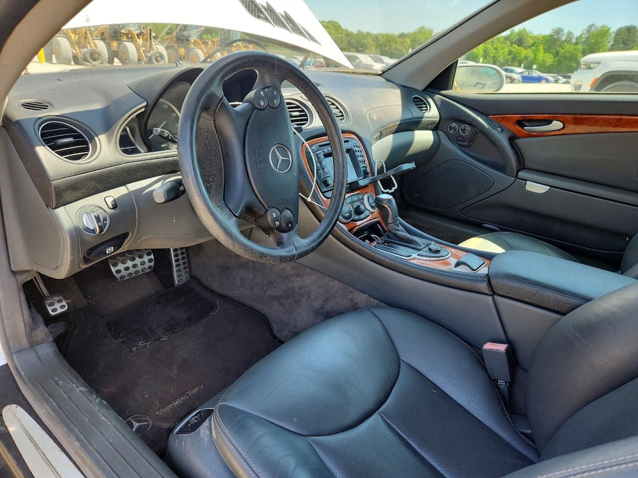 2004 Mercedes-benz Sl-class Silver vin: WDBSK75F94F077881