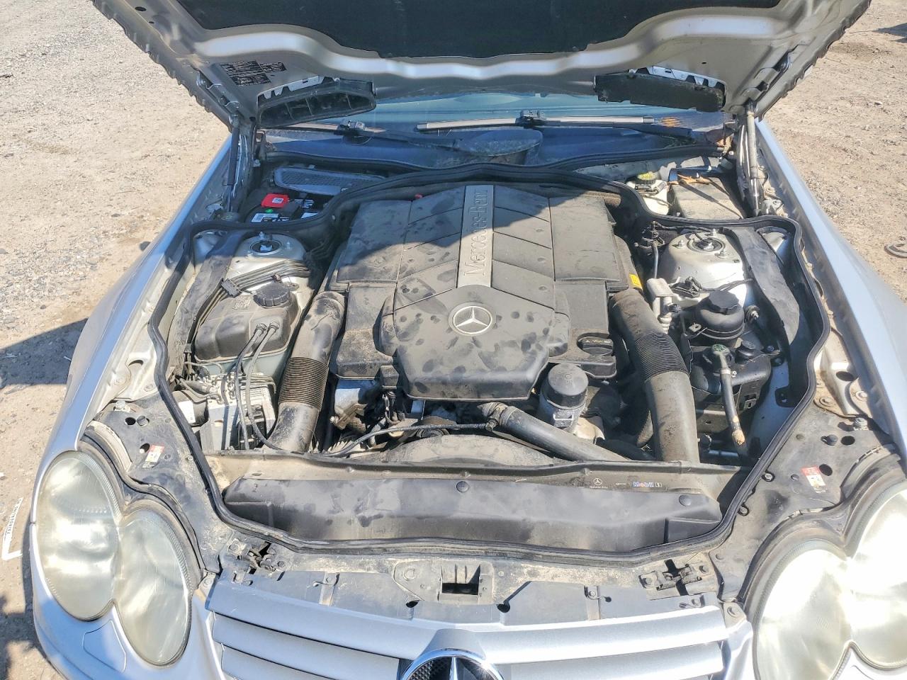 2004 Mercedes Benz Sl 500 Silver vin: WDBSK75FX4F064802