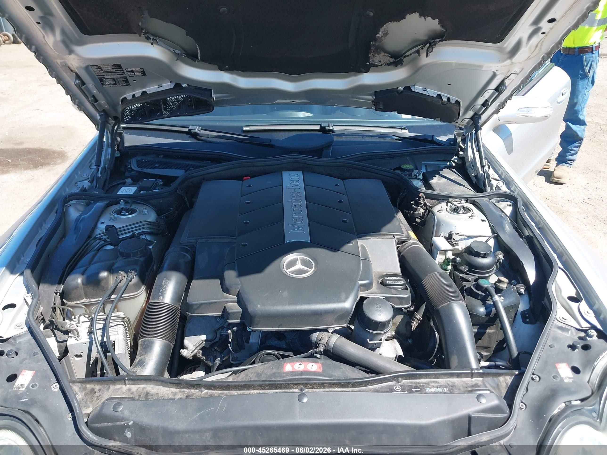 2004 Mercedes-benz Sl 500   Silver vin: WDBSK75FX4F082894