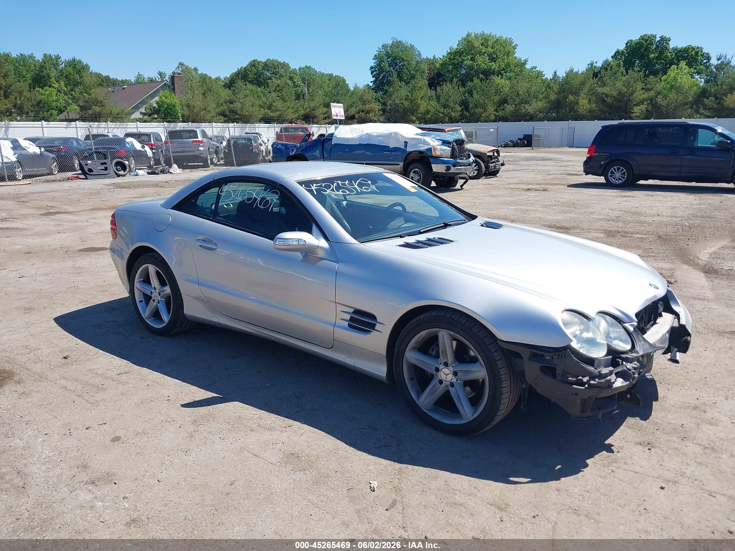 2004 Mercedes-benz Sl 500   Silver vin: WDBSK75FX4F082894