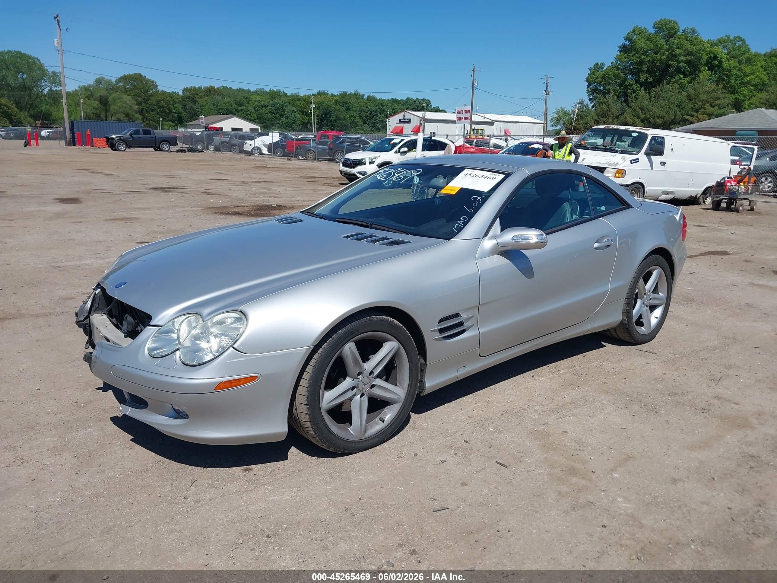 2004 Mercedes-benz Sl 500   Silver vin: WDBSK75FX4F082894
