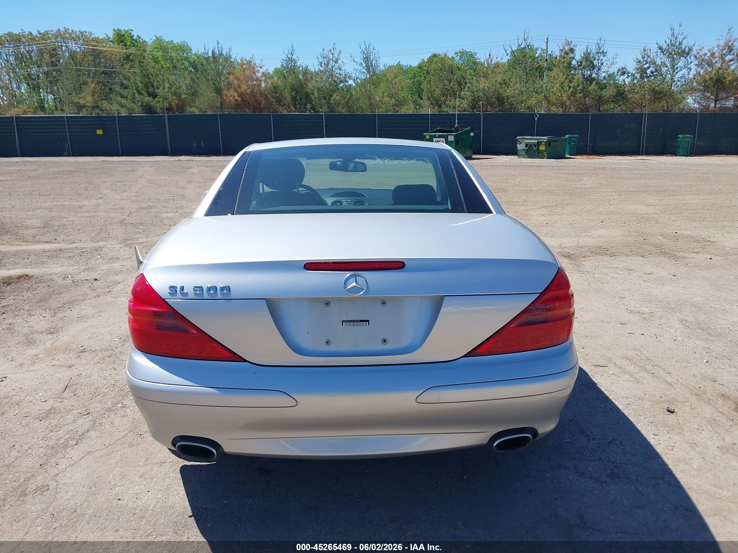 2004 Mercedes-benz Sl 500   Silver vin: WDBSK75FX4F082894