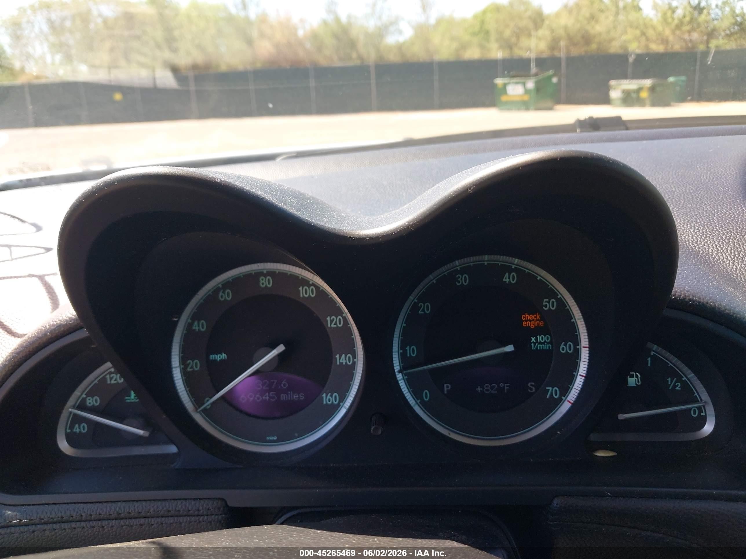 2004 Mercedes-benz Sl 500   Silver vin: WDBSK75FX4F082894