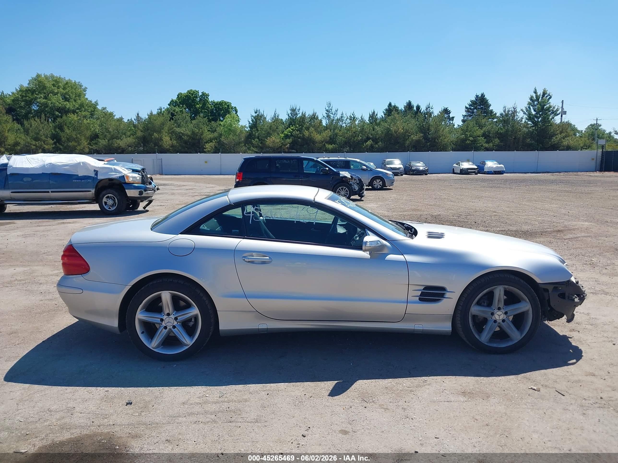 2004 Mercedes-benz Sl 500   Silver vin: WDBSK75FX4F082894