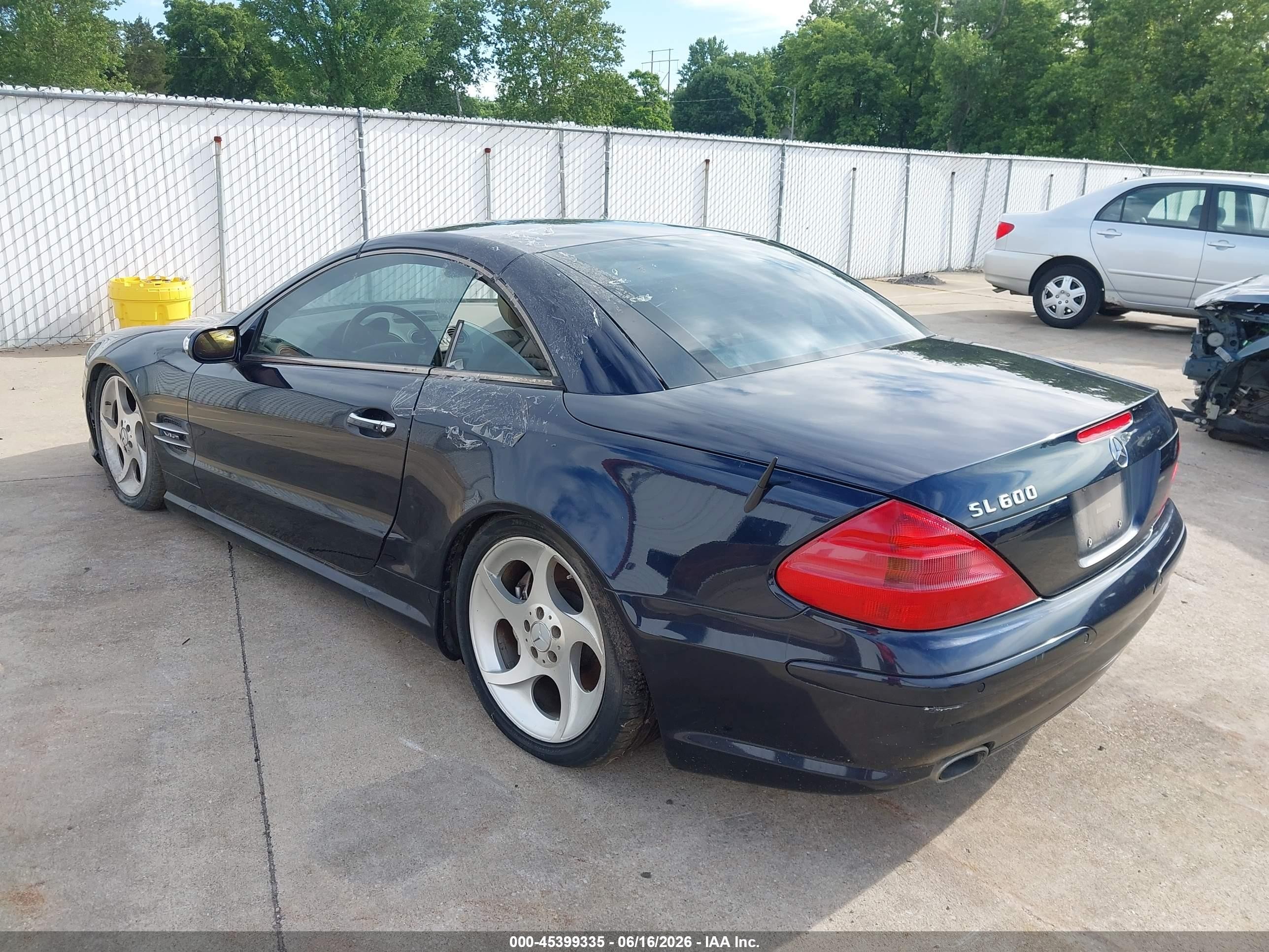 2005 Mercedes-benz Sl 600   Blue vin: WDBSK76F65F095982