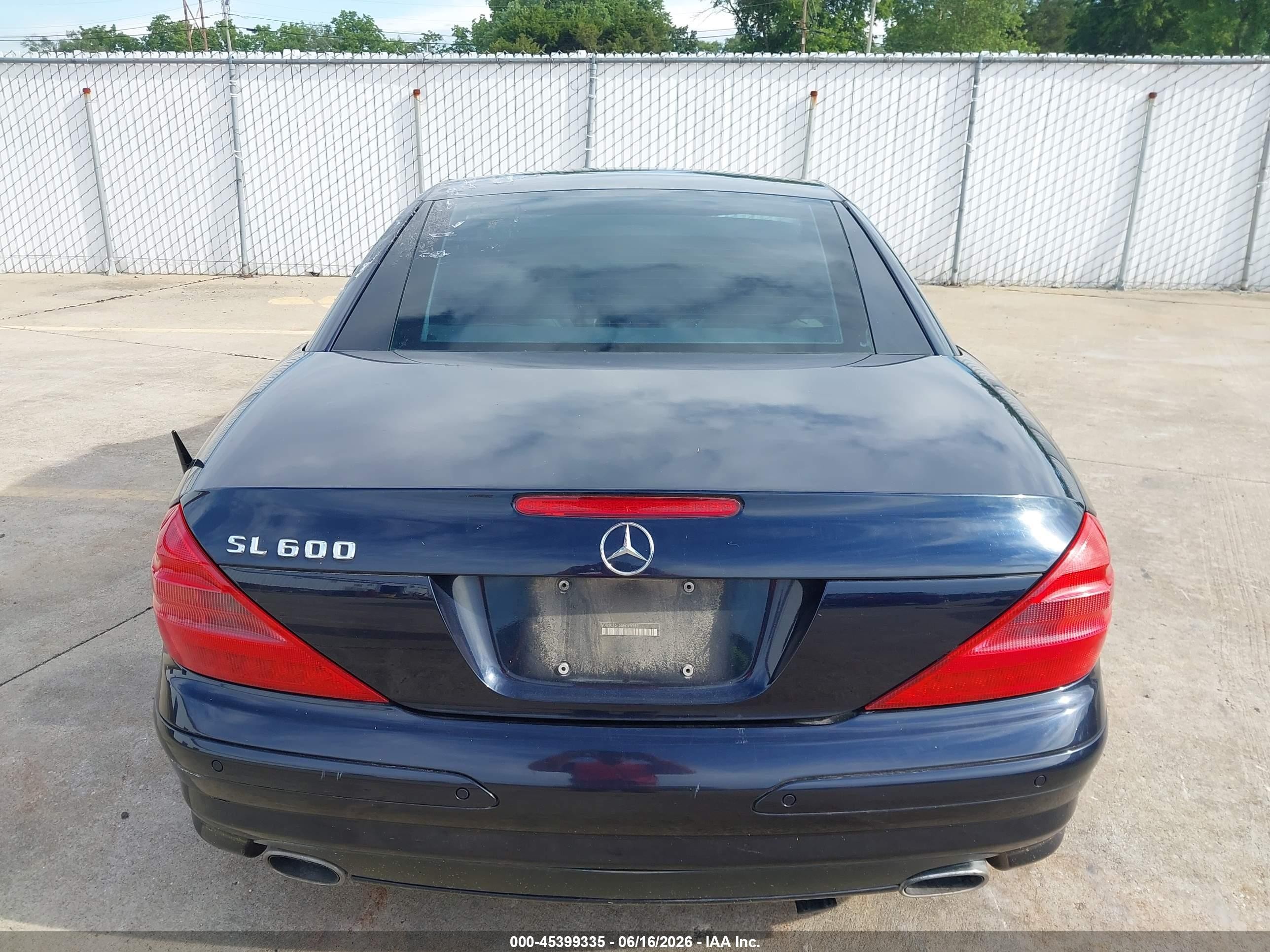 2005 Mercedes-benz Sl 600   Blue vin: WDBSK76F65F095982