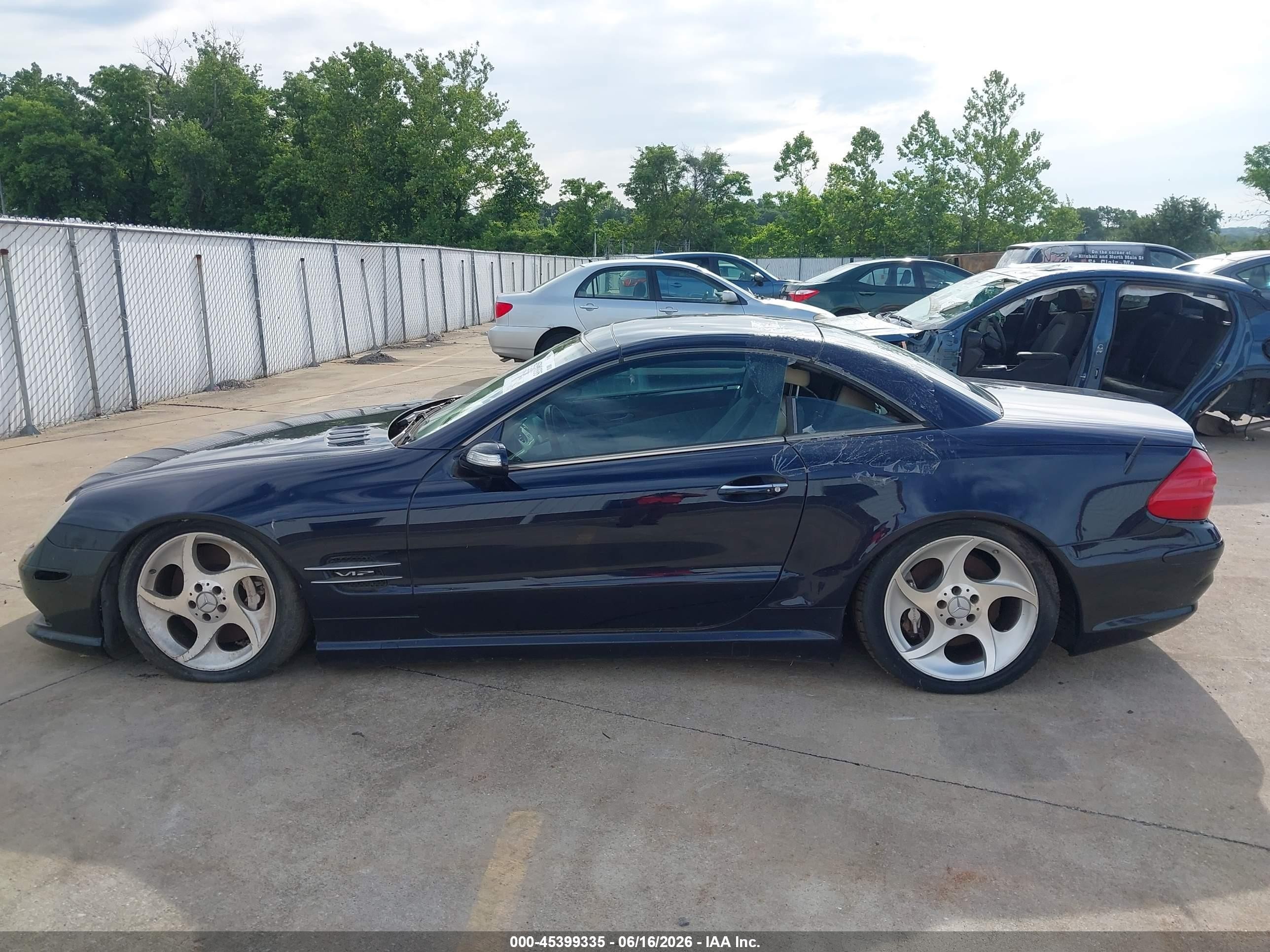 2005 Mercedes-benz Sl 600   Blue vin: WDBSK76F65F095982